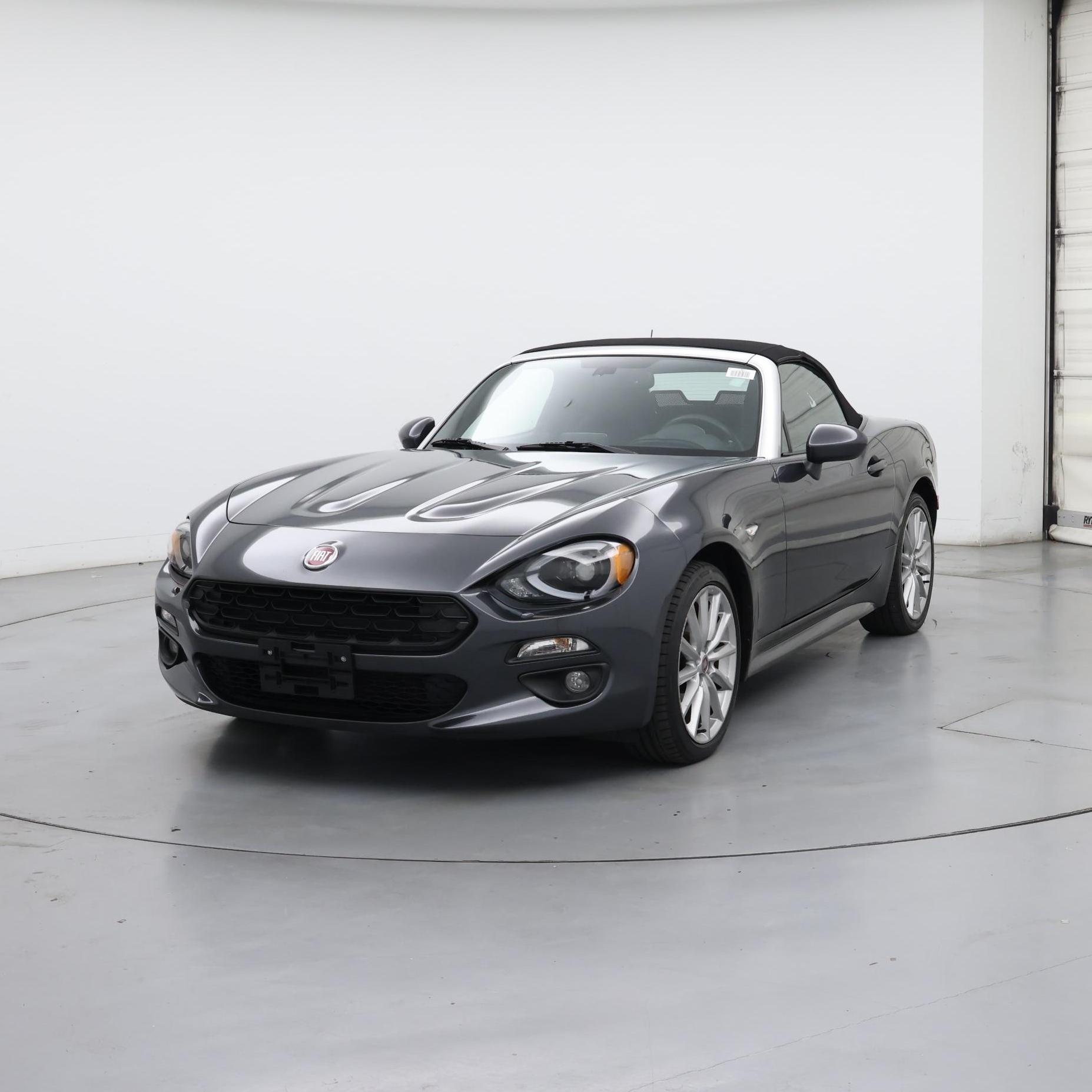 Thumbnail: 2017 Fiat 124 Spider - 4