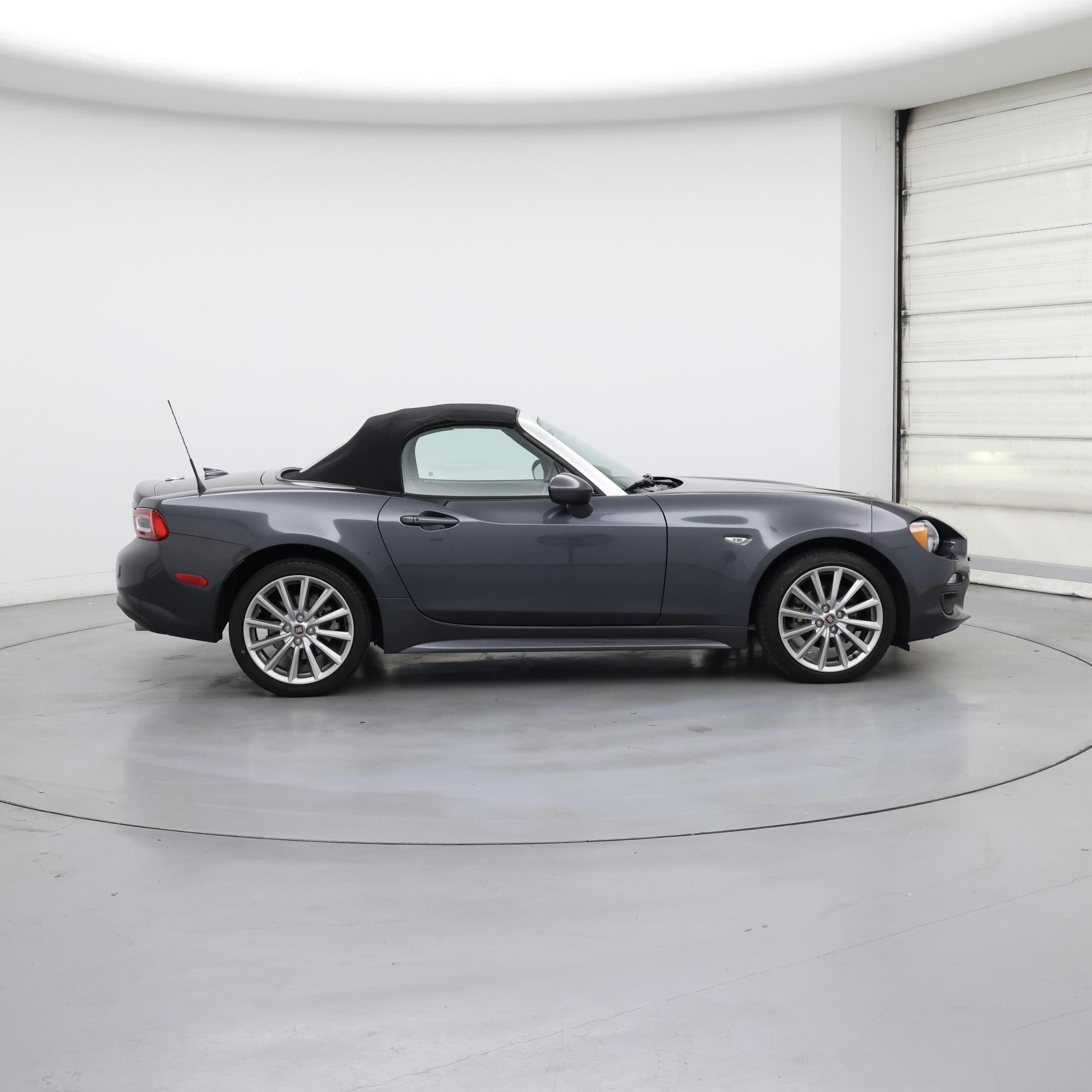 Thumbnail: 2017 Fiat 124 Spider - 7