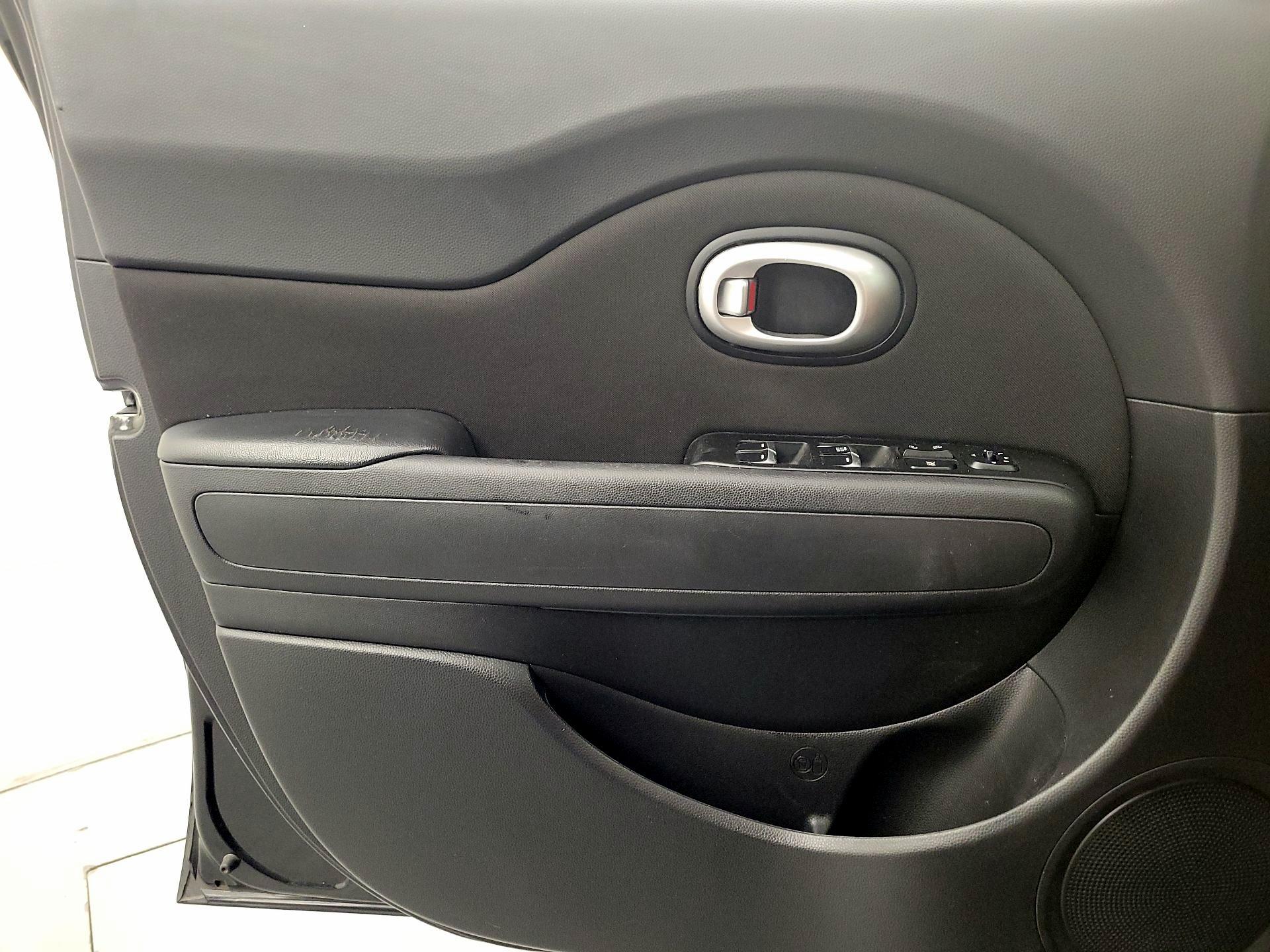 Thumbnail: 2017 Kia Soul - 12