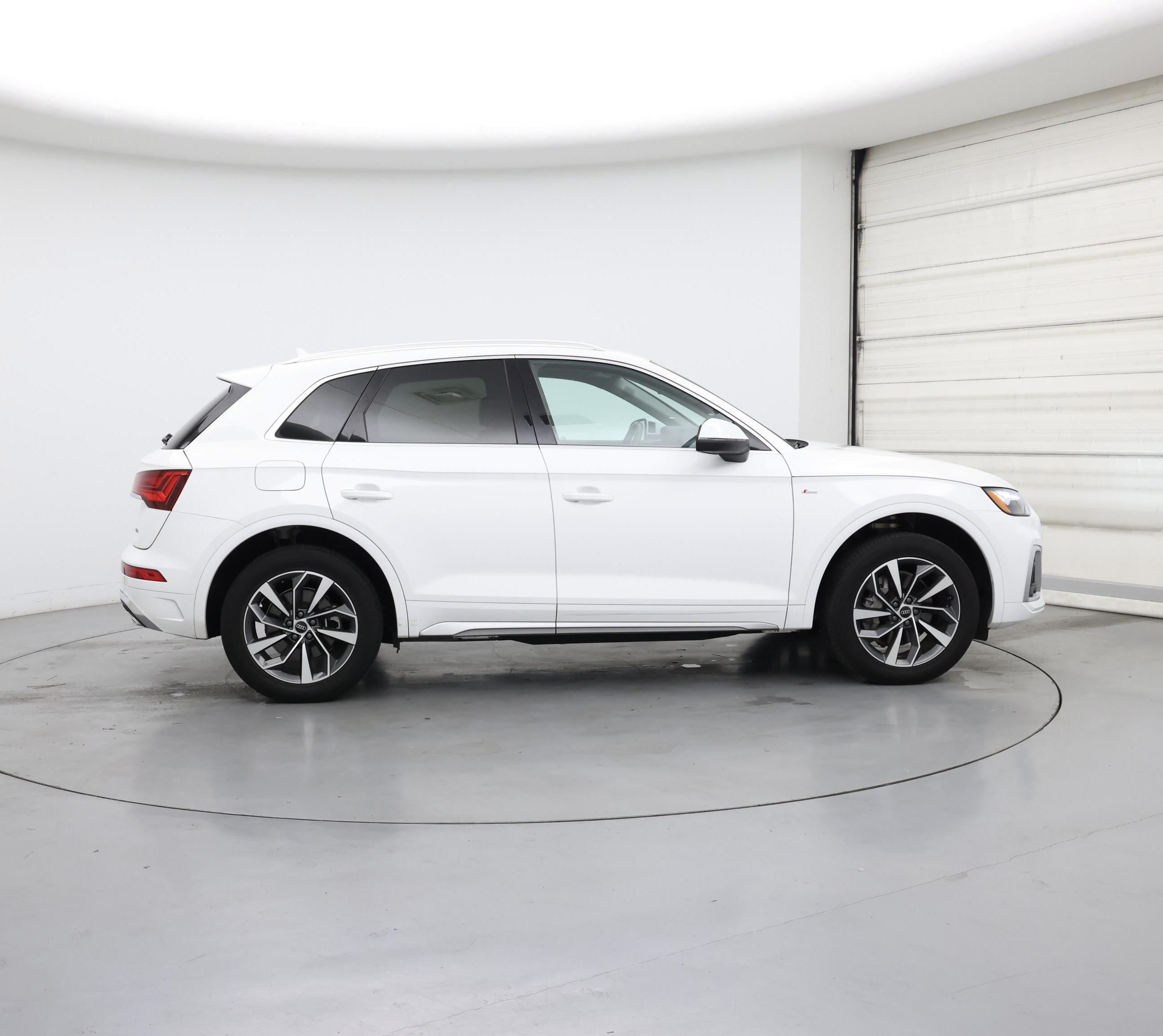 Thumbnail: 2023 Audi Q5 - 7