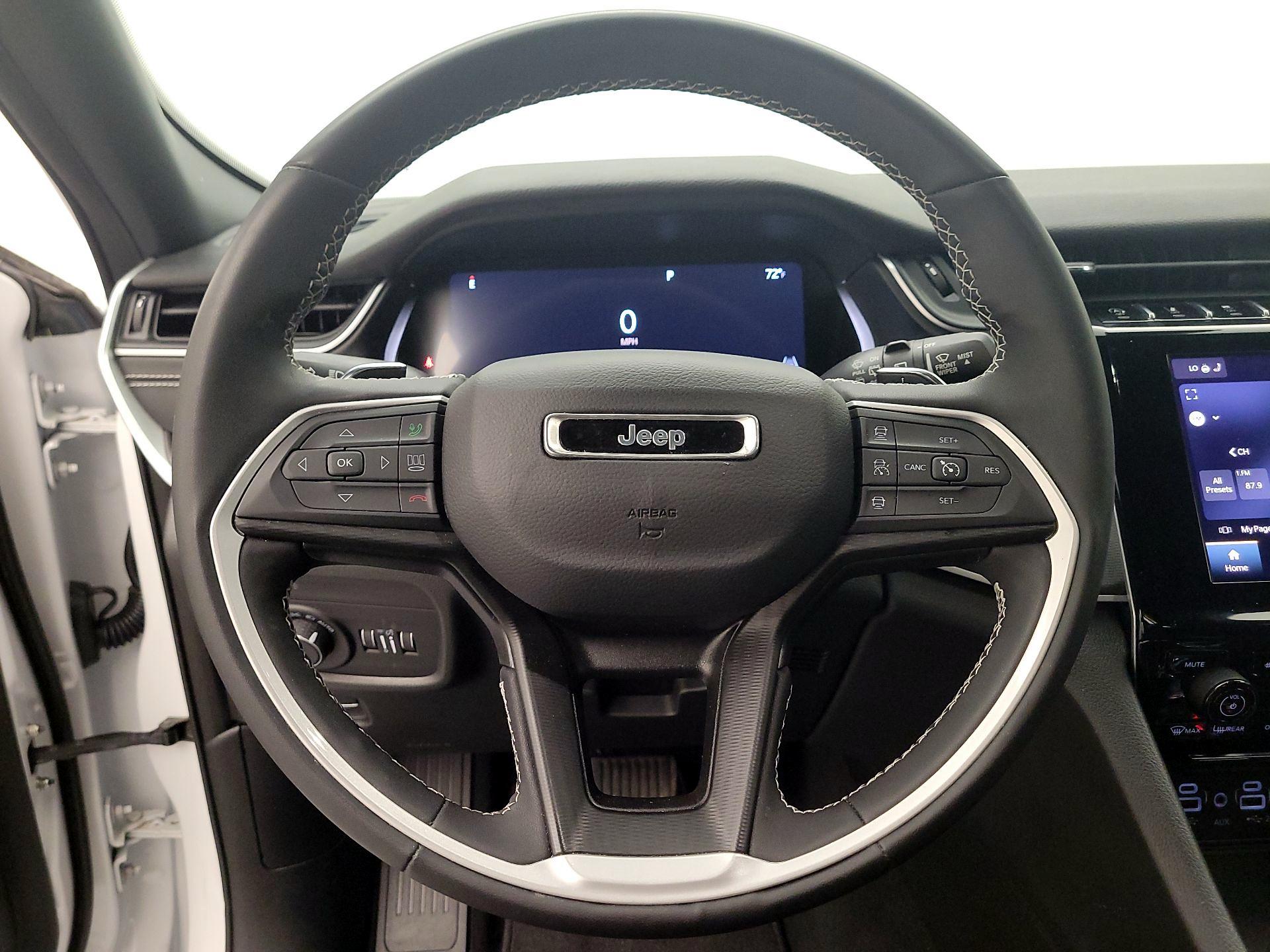 Thumbnail: 2023 Jeep Grand Cherokee - 10