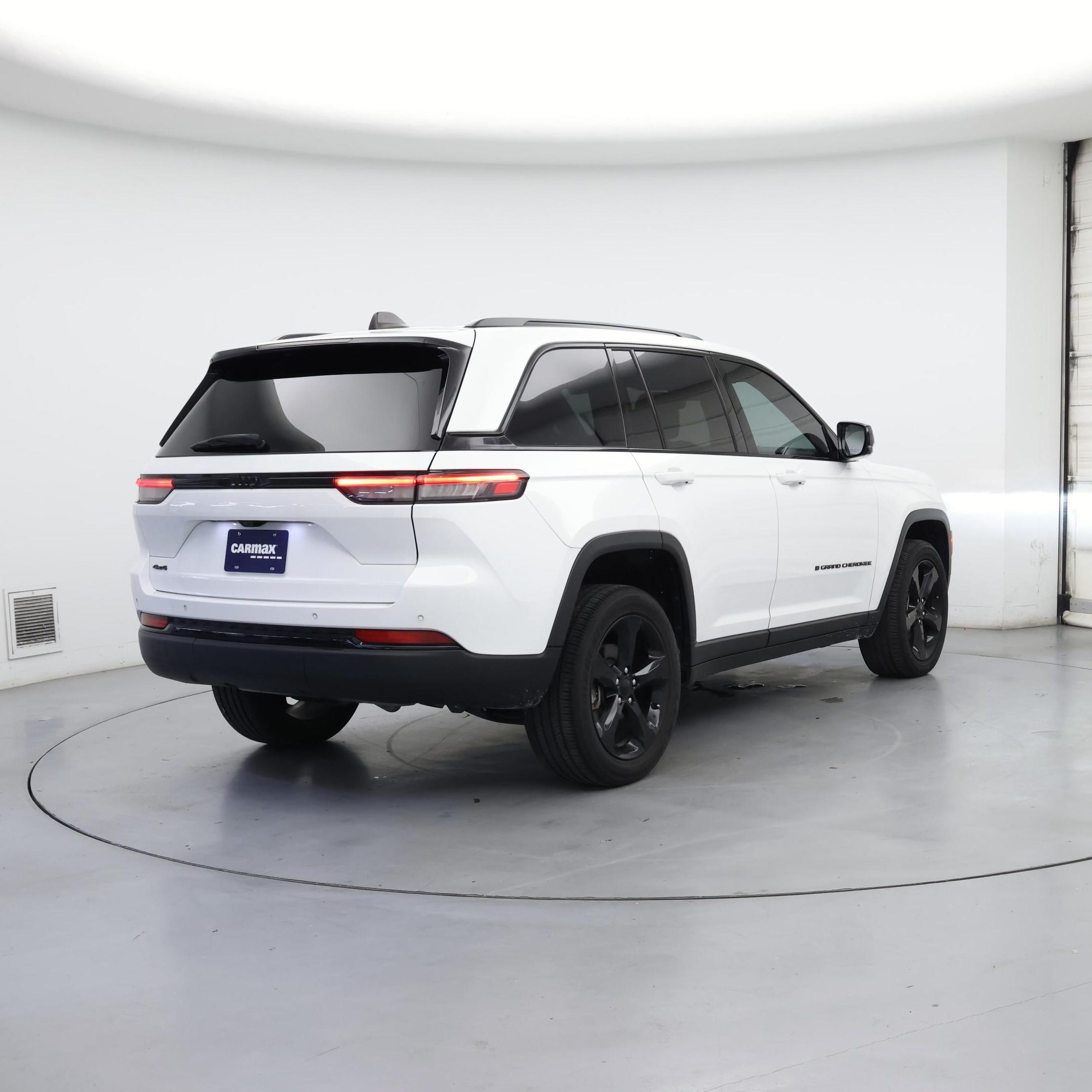 Thumbnail: 2023 Jeep Grand Cherokee - 8