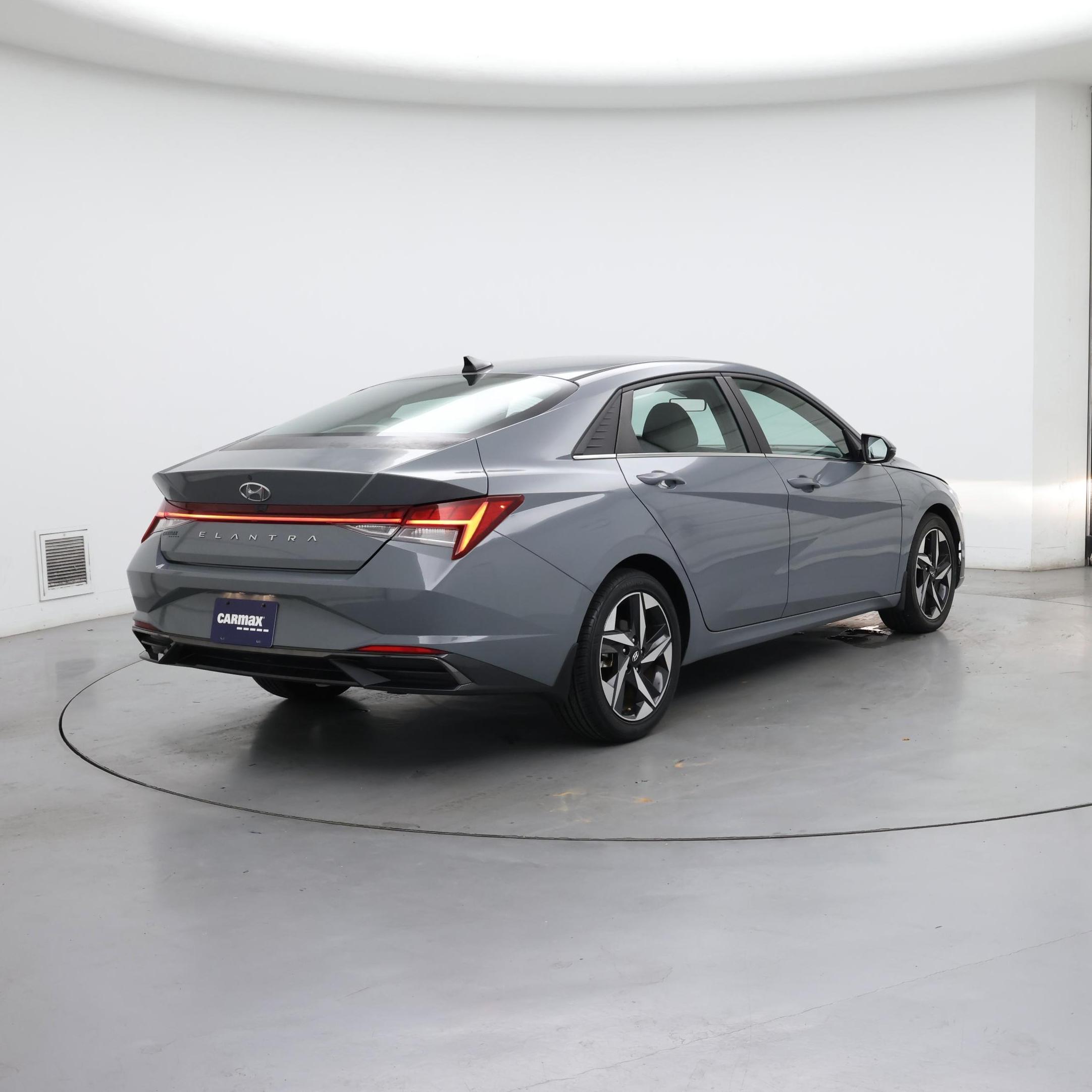 Thumbnail: 2022 Hyundai Elantra - 8
