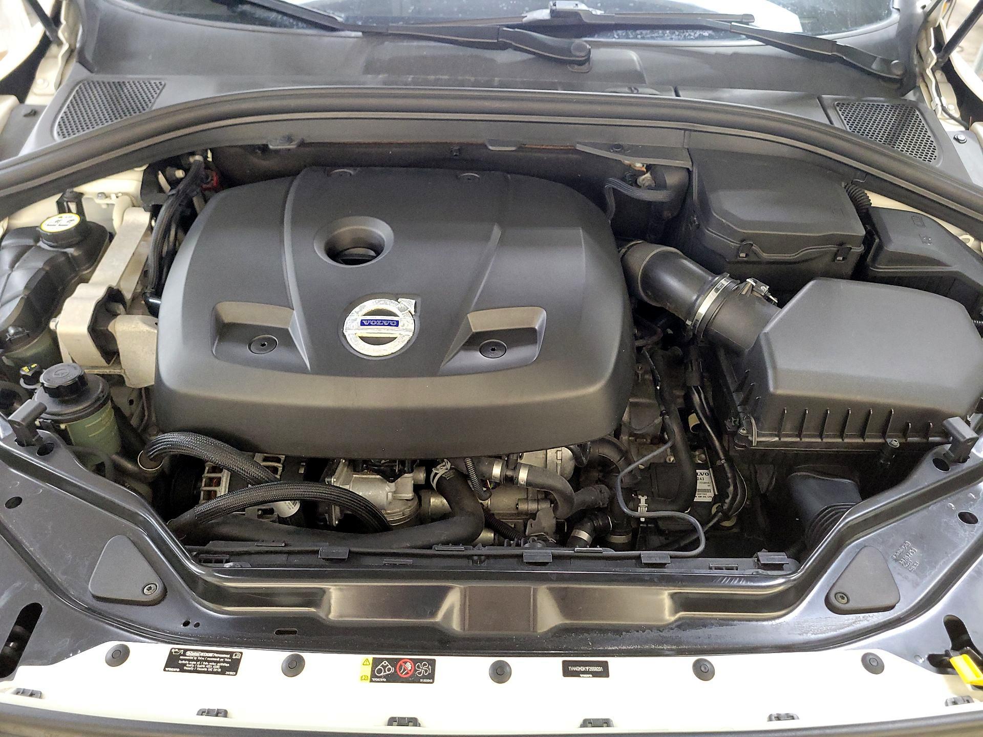 Thumbnail: 2015 Volvo XC60 - 17