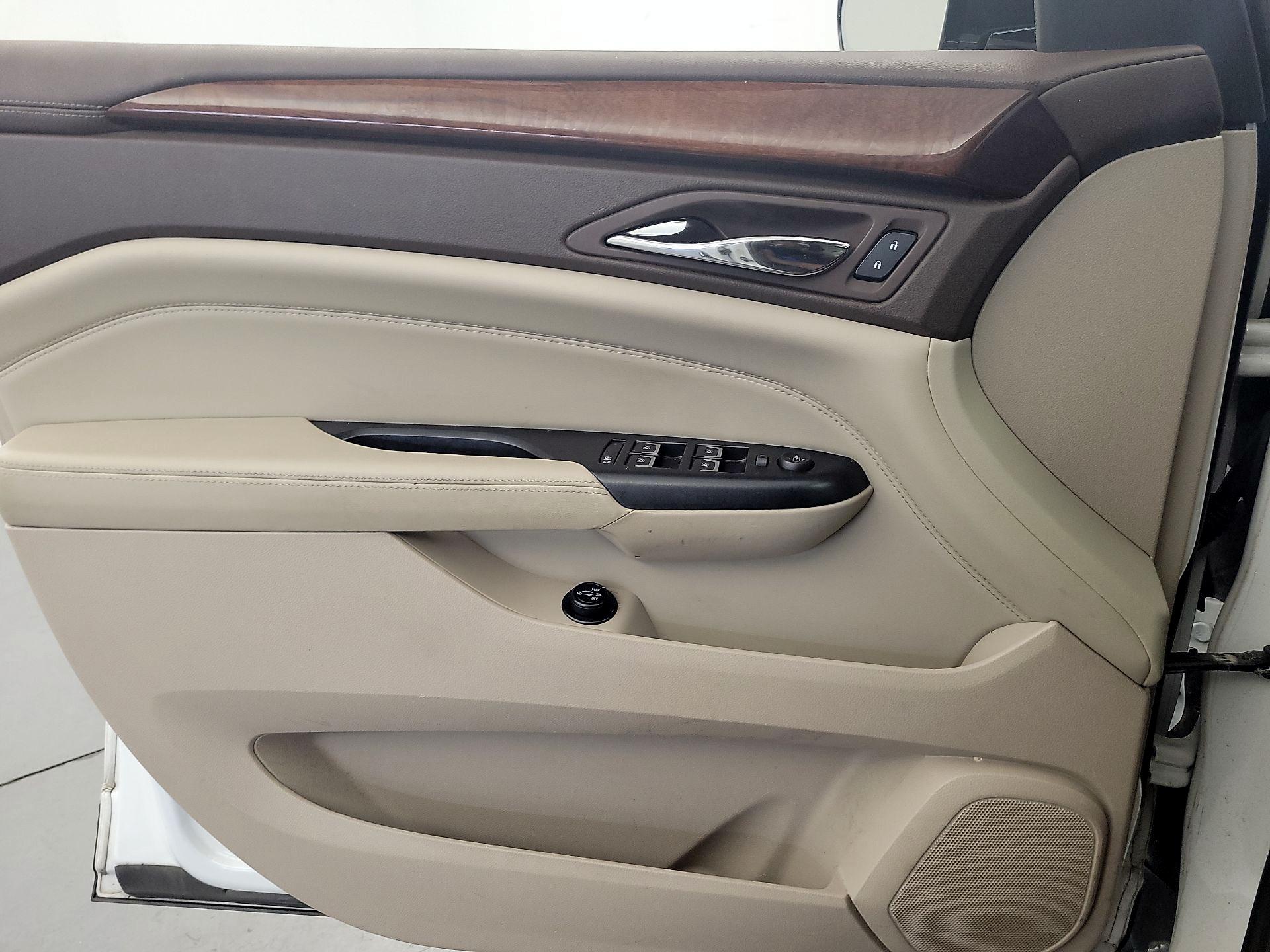 Thumbnail: 2015 Cadillac SRX - 12