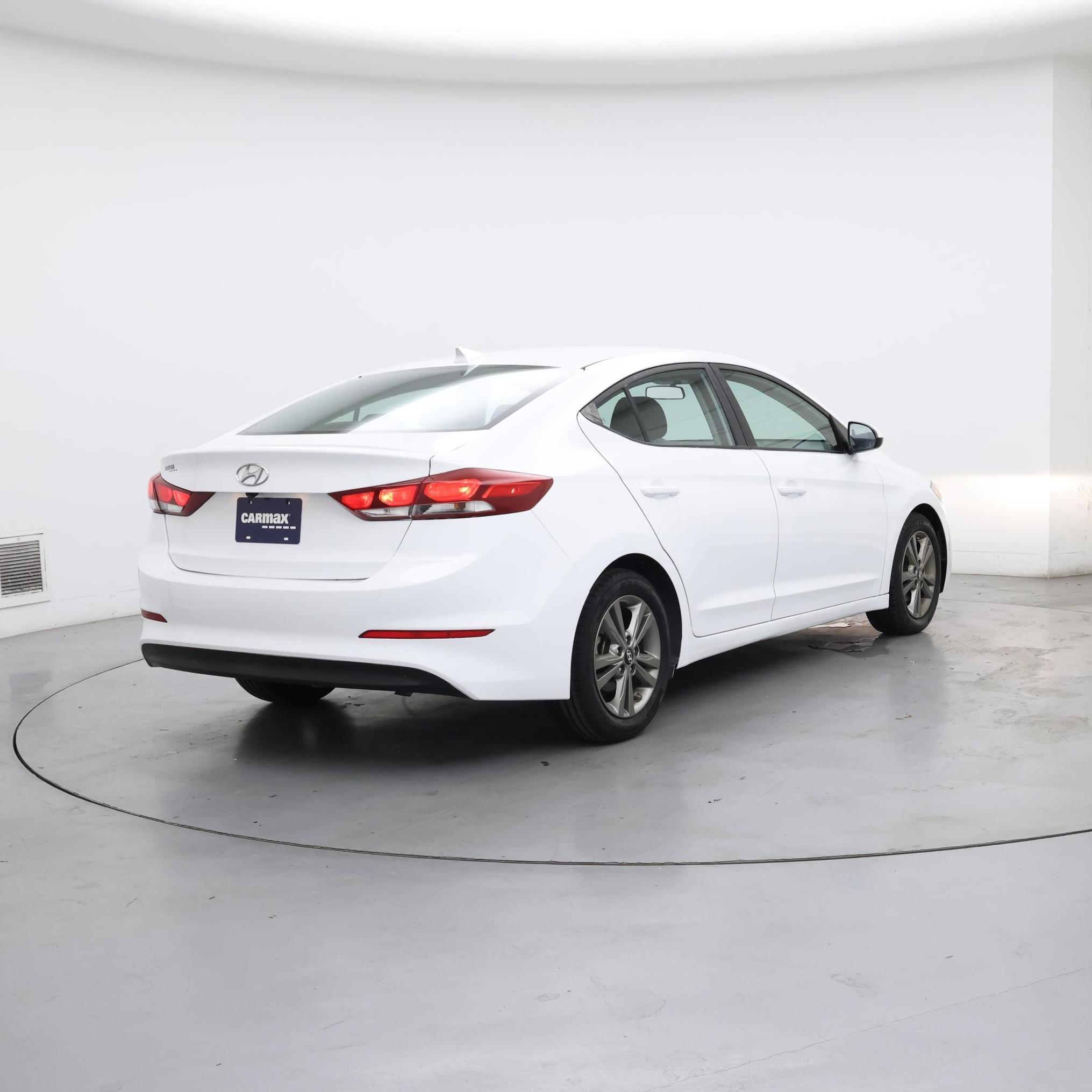 Thumbnail: 2018 Hyundai Elantra - 8