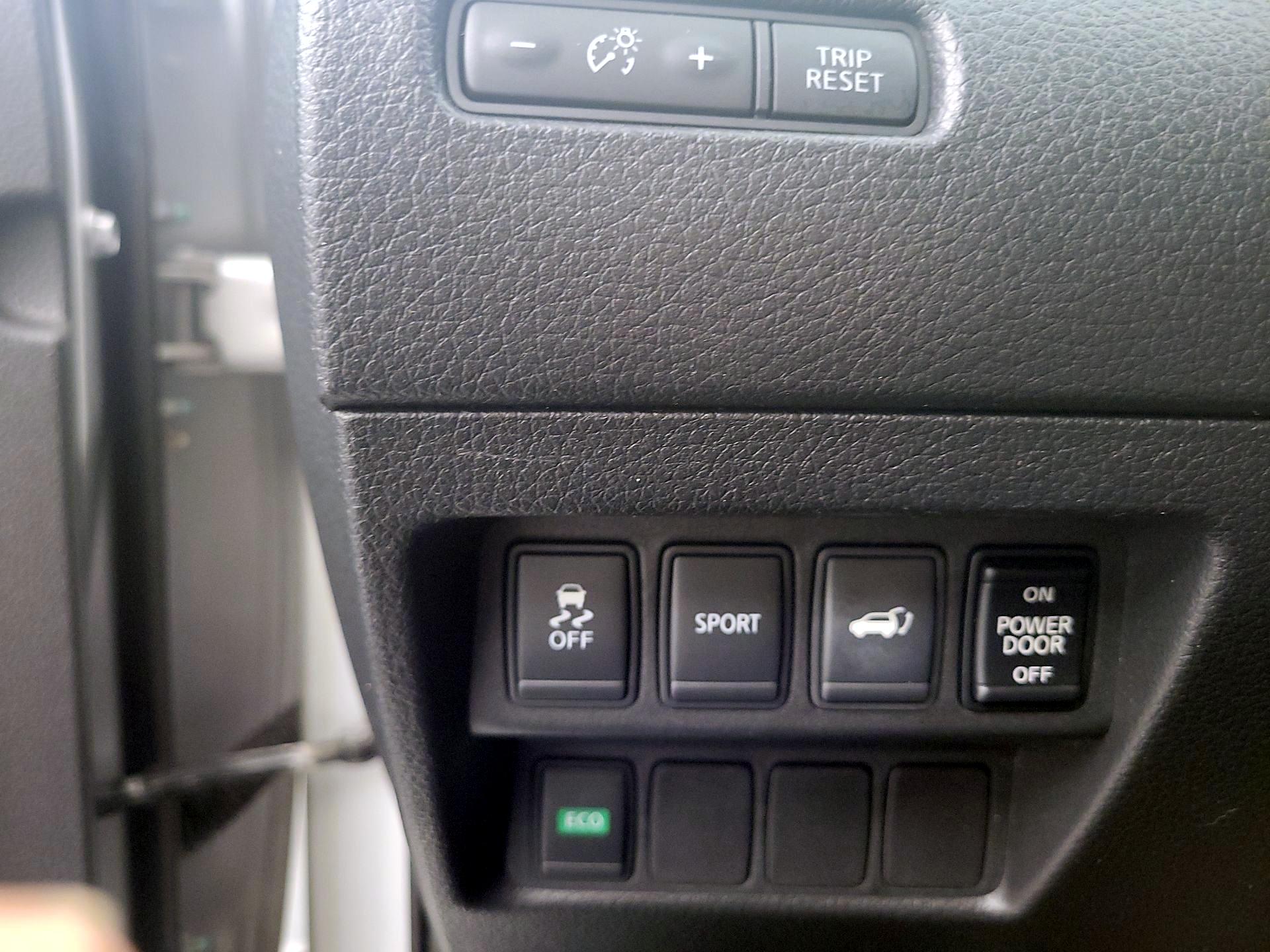 Thumbnail: 2016 Nissan Rogue - 13
