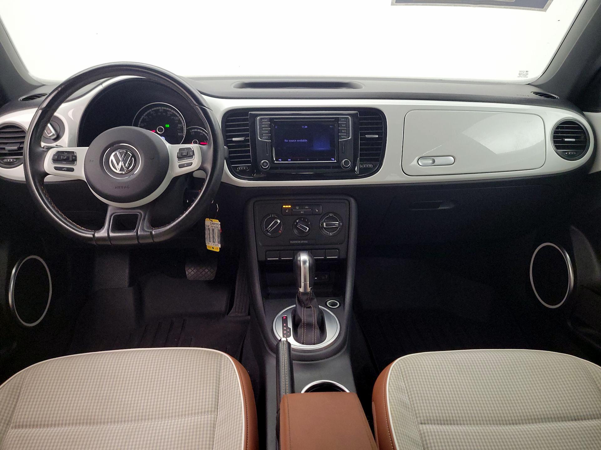 Thumbnail: 2016 Volkswagen Beetle - 9