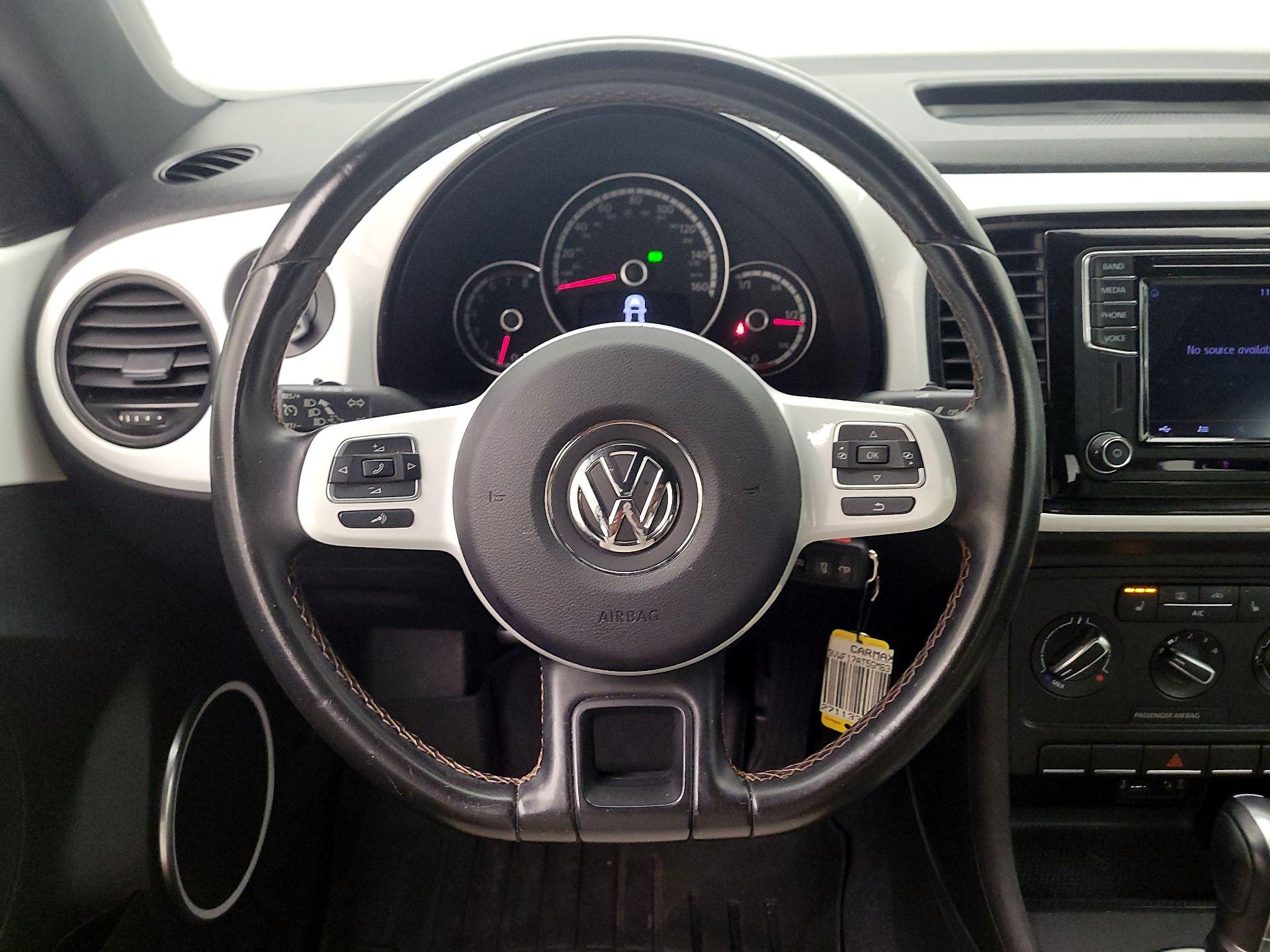 Thumbnail: 2016 Volkswagen Beetle - 10