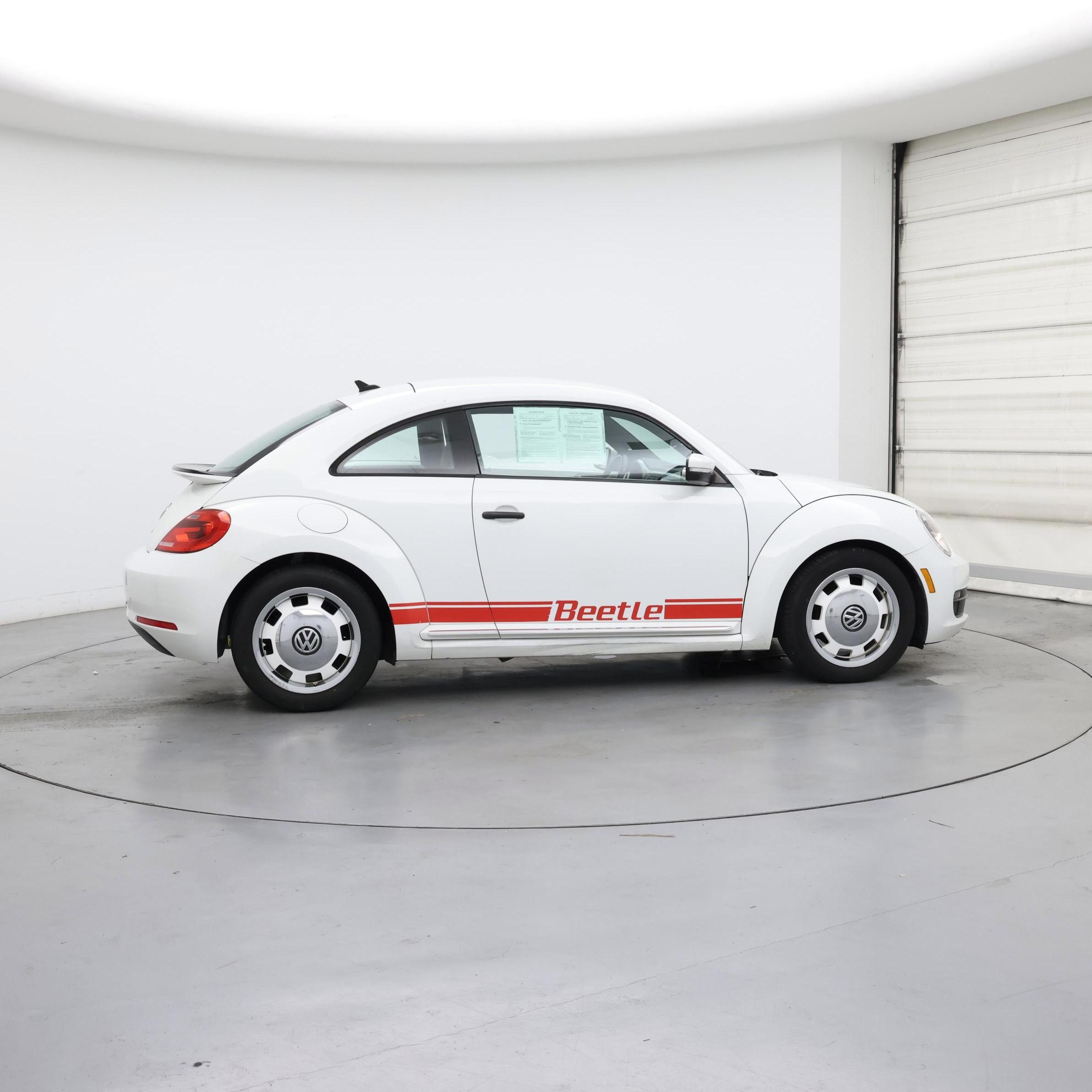 Thumbnail: 2016 Volkswagen Beetle - 7