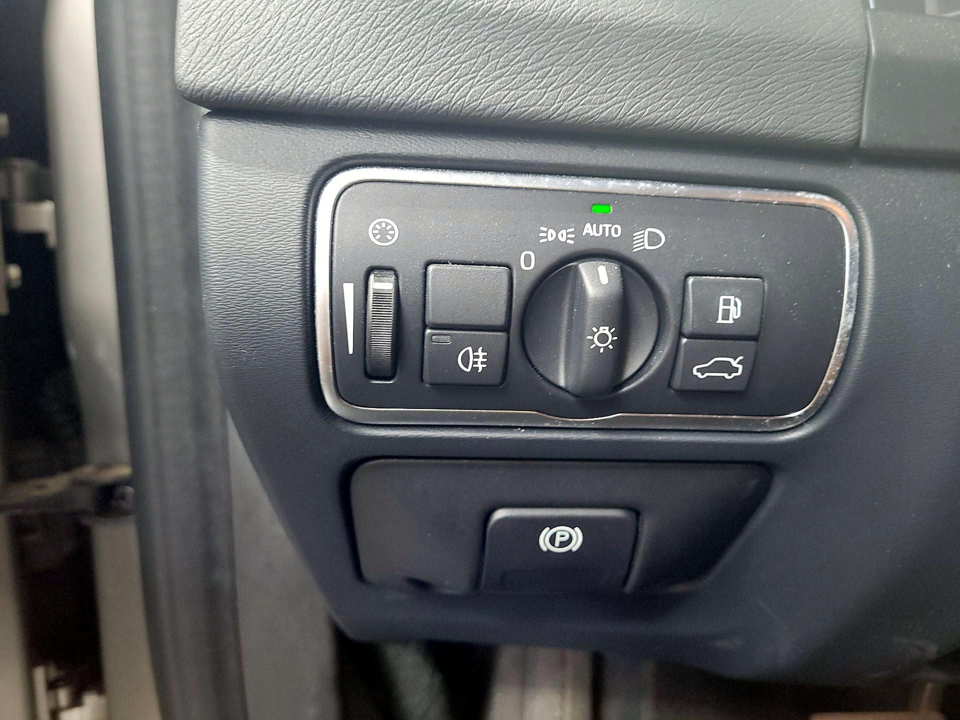 Thumbnail: 2016 Volvo S60 - 13
