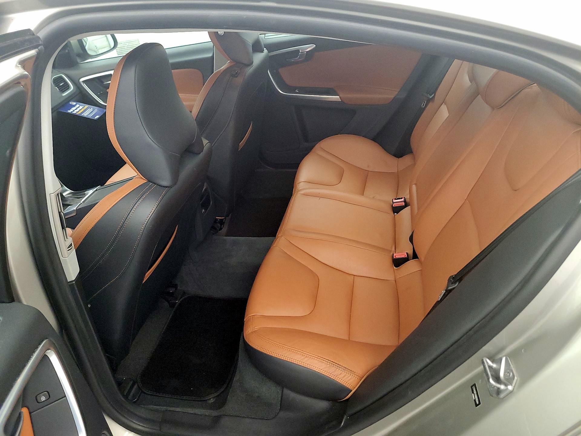 Thumbnail: 2016 Volvo S60 - 17