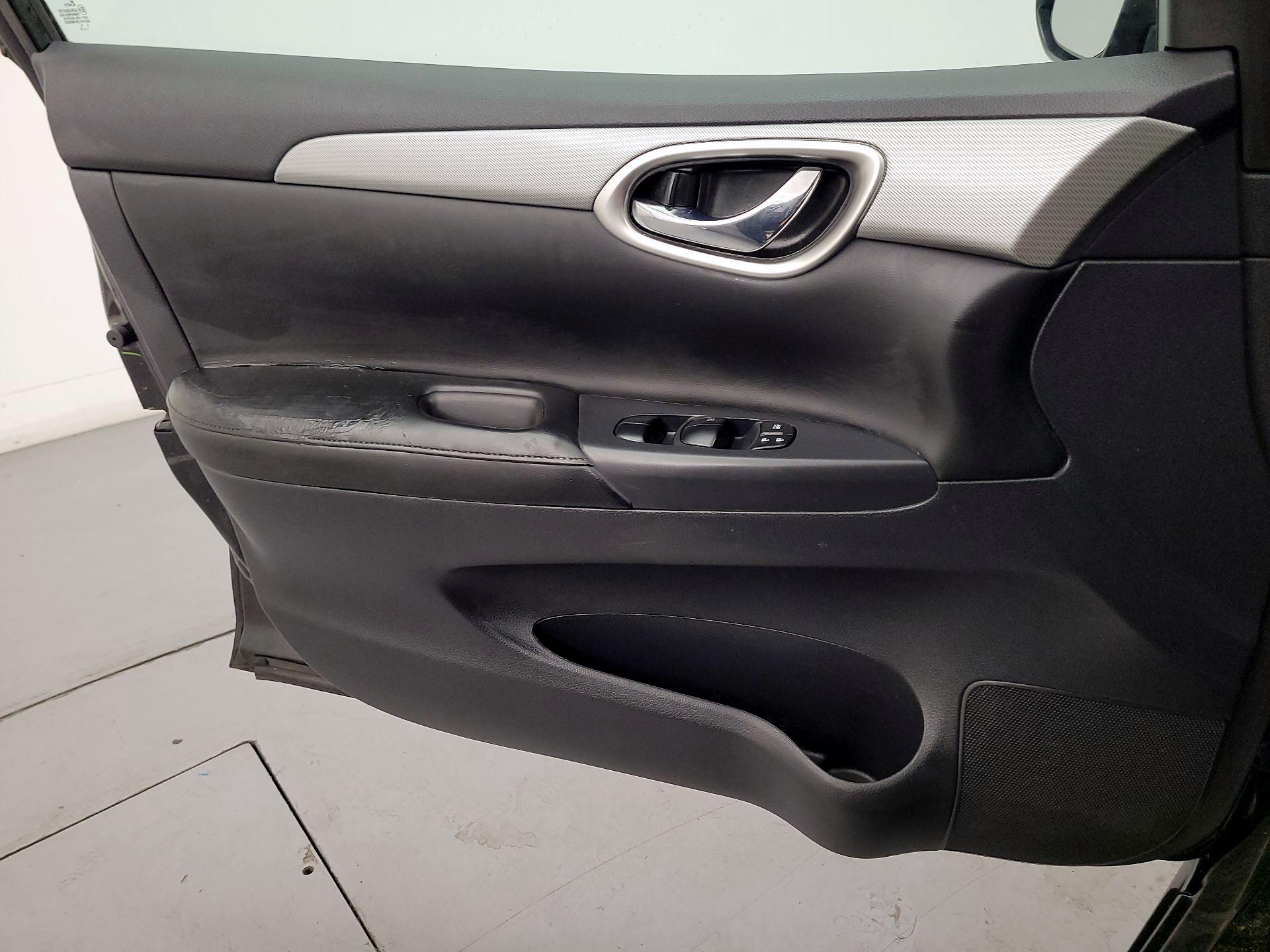 Thumbnail: 2015 Nissan Sentra - 12
