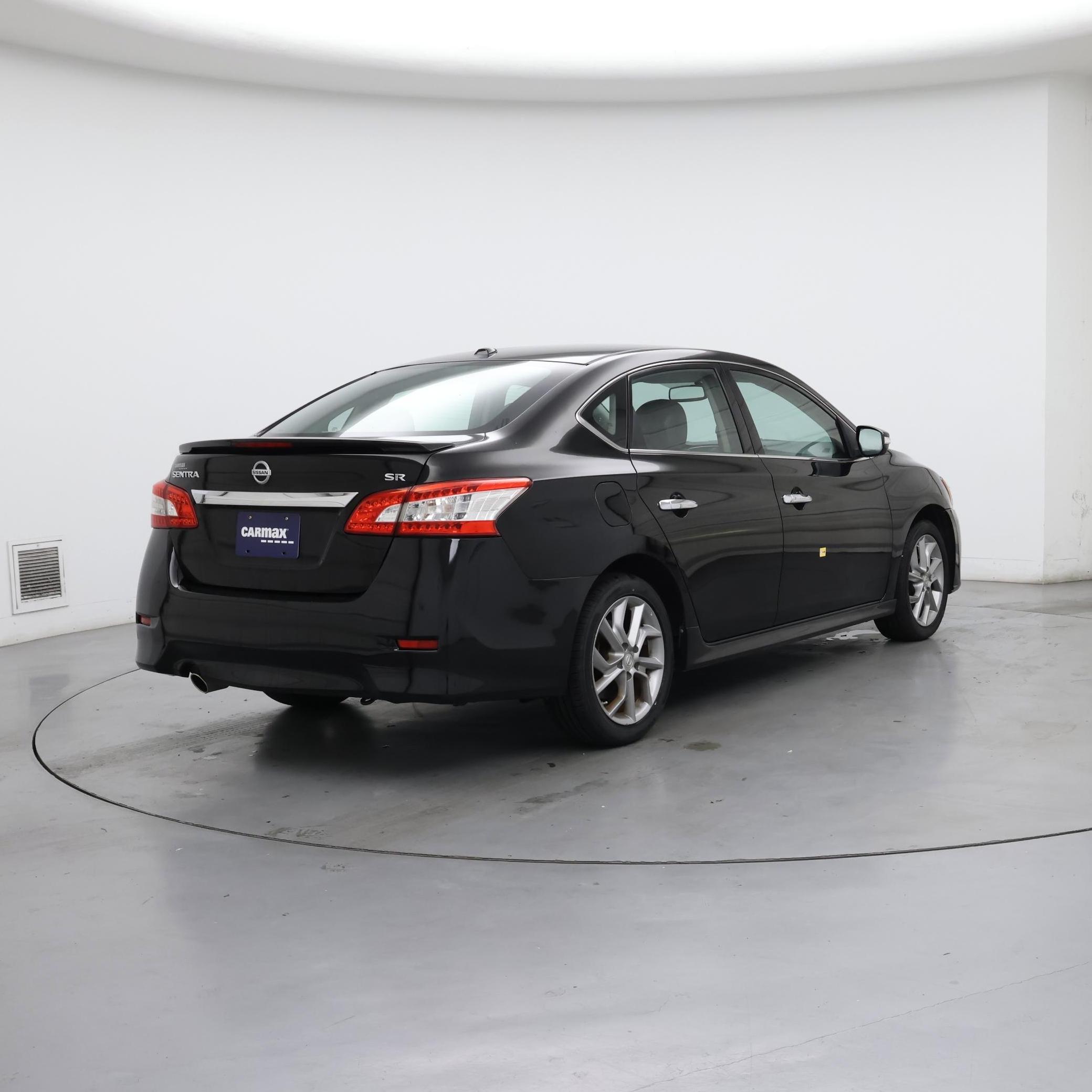 Thumbnail: 2015 Nissan Sentra - 8