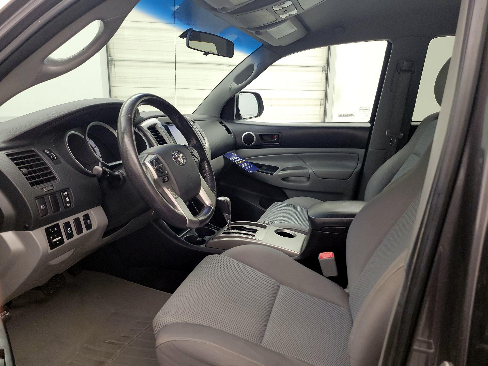 Thumbnail: 2015 Toyota Tacoma - 11