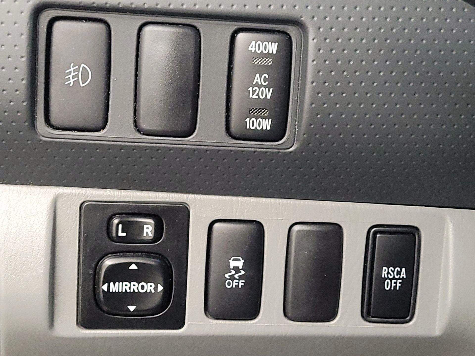 Thumbnail: 2015 Toyota Tacoma - 13