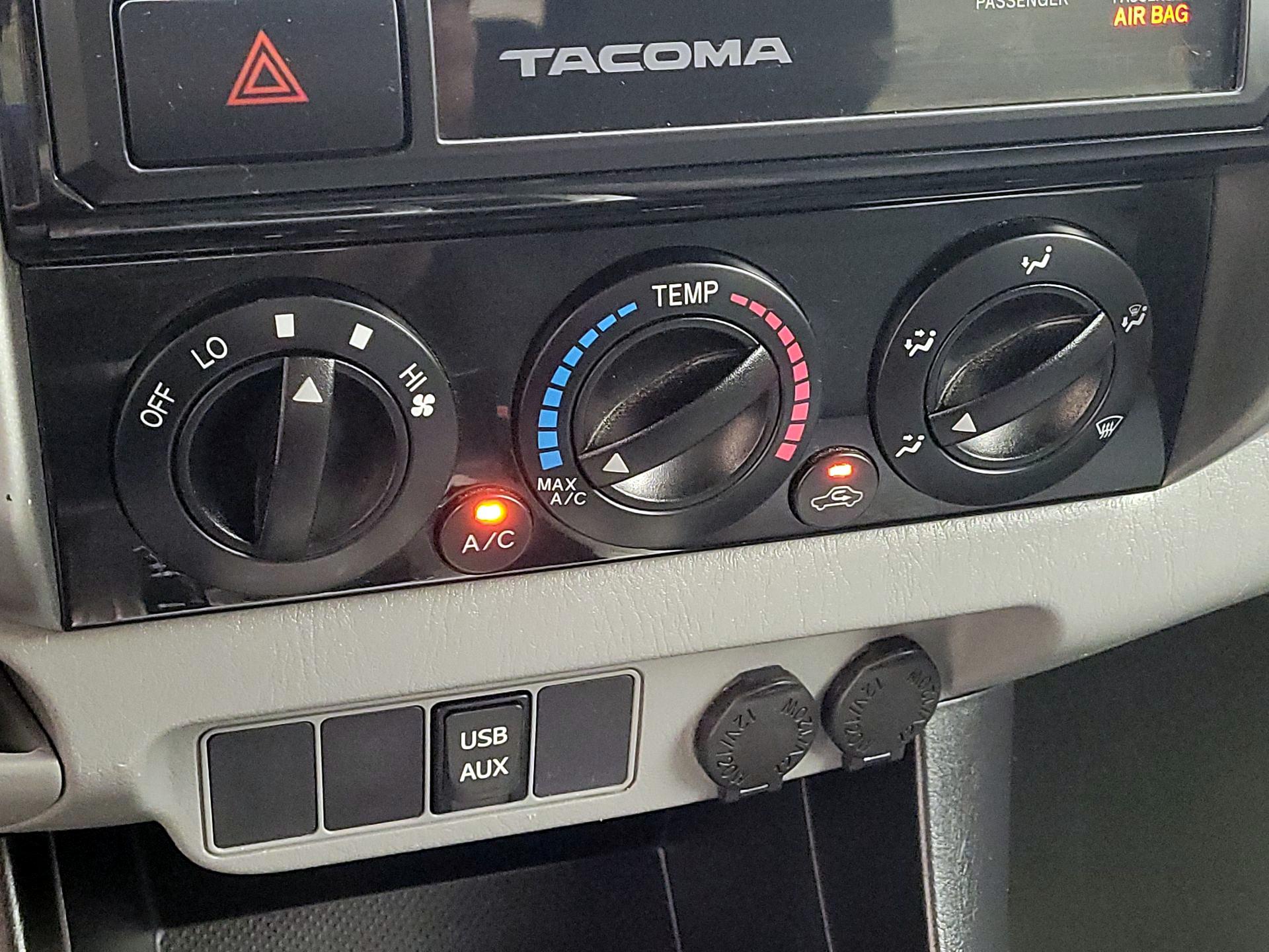 Thumbnail: 2015 Toyota Tacoma - 16