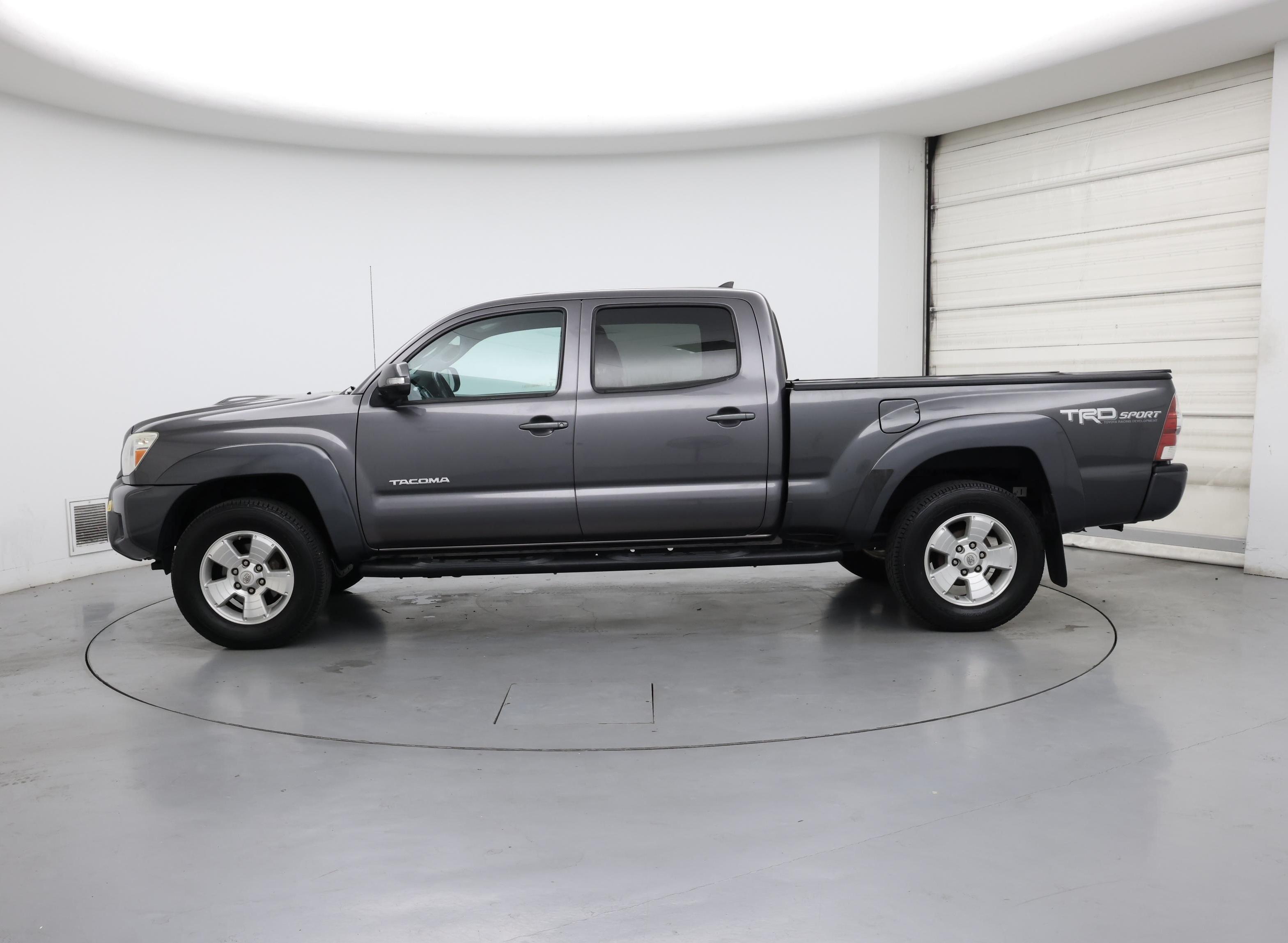 Thumbnail: 2015 Toyota Tacoma - 3