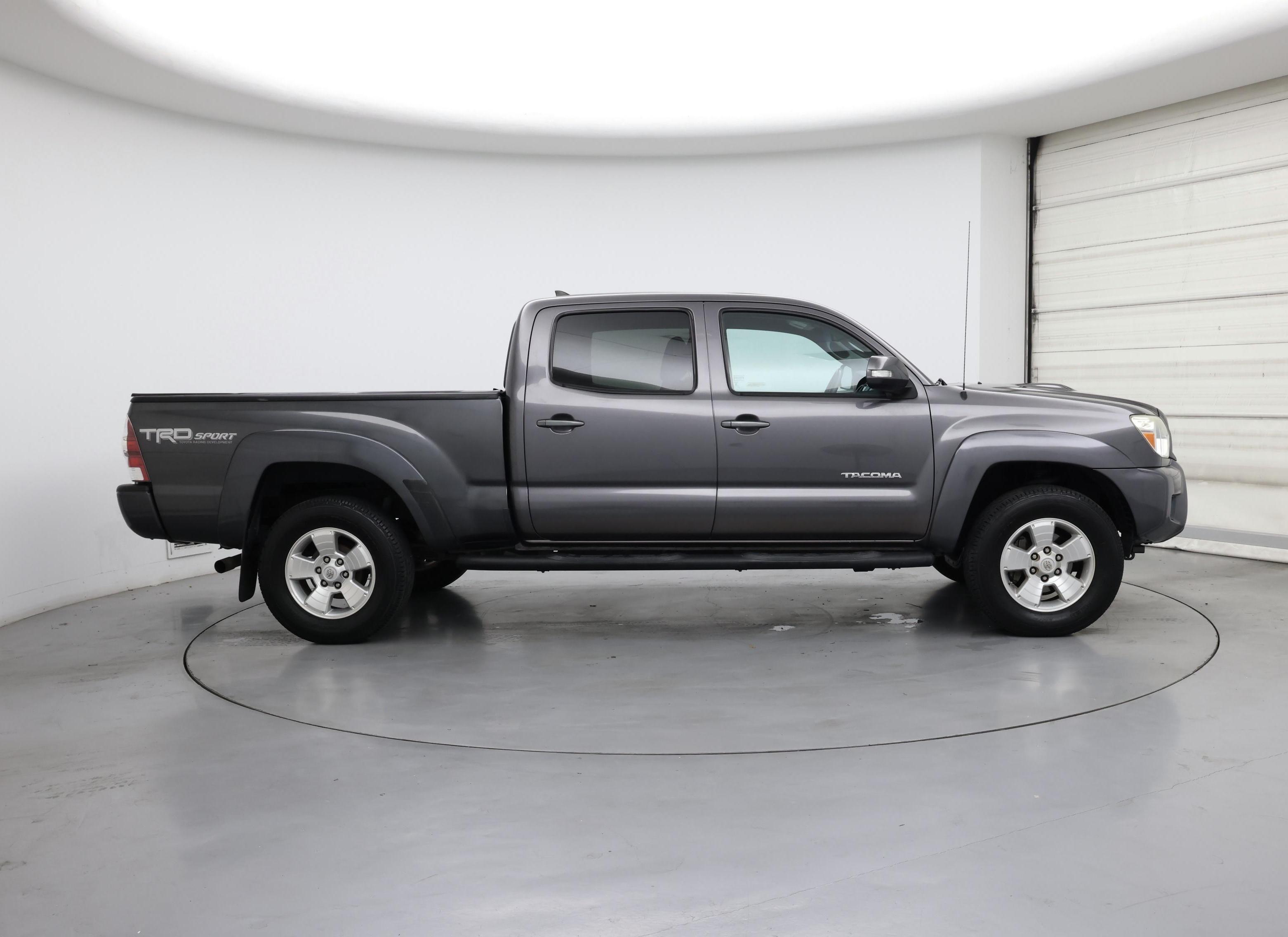 Thumbnail: 2015 Toyota Tacoma - 7