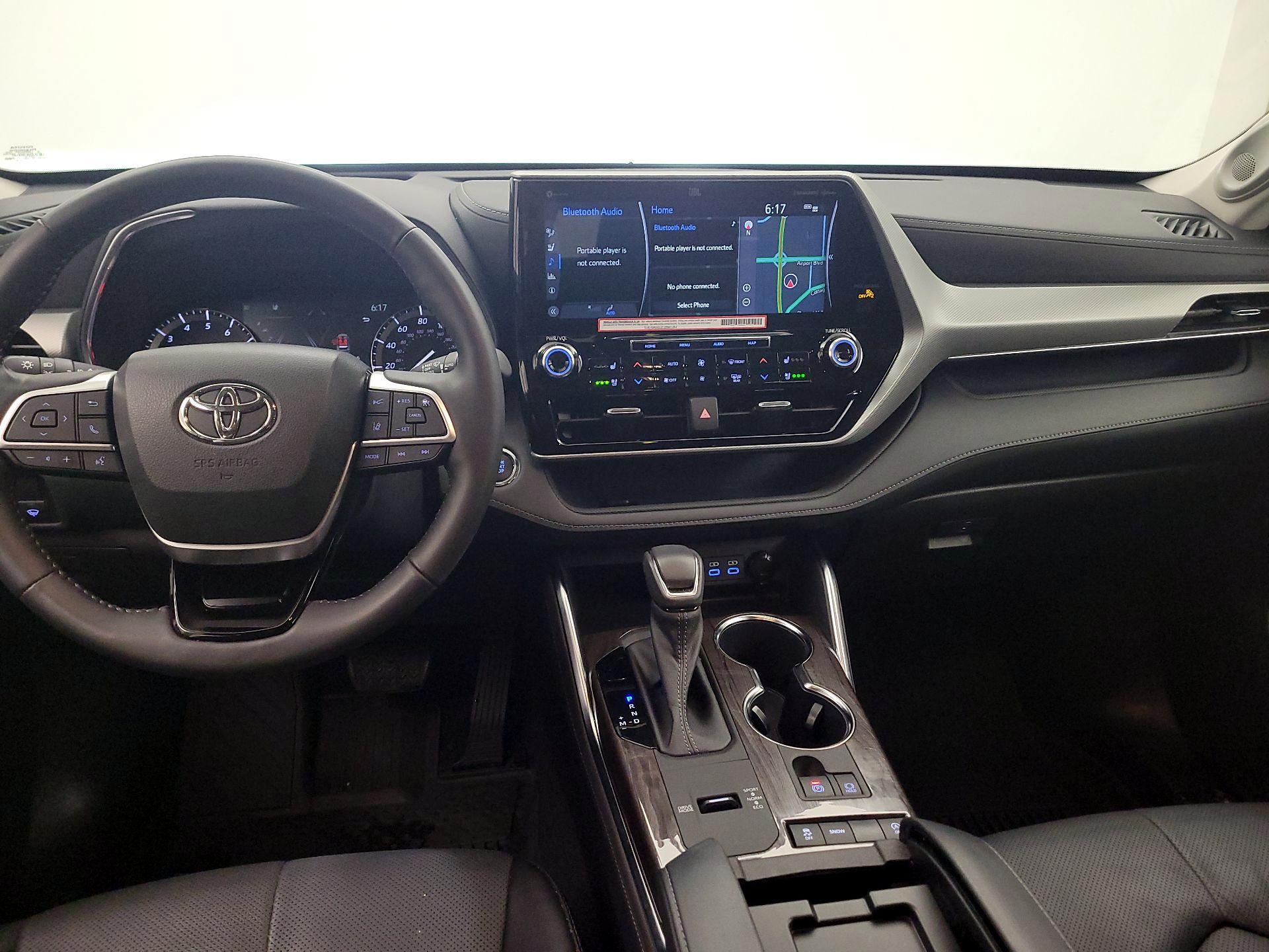 Thumbnail: 2022 Toyota Highlander - 9