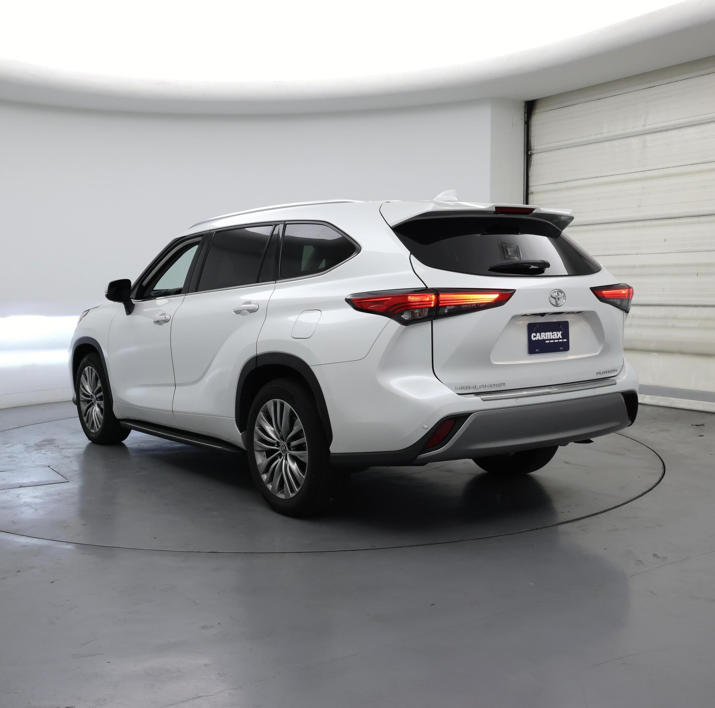 Thumbnail: 2022 Toyota Highlander - 2