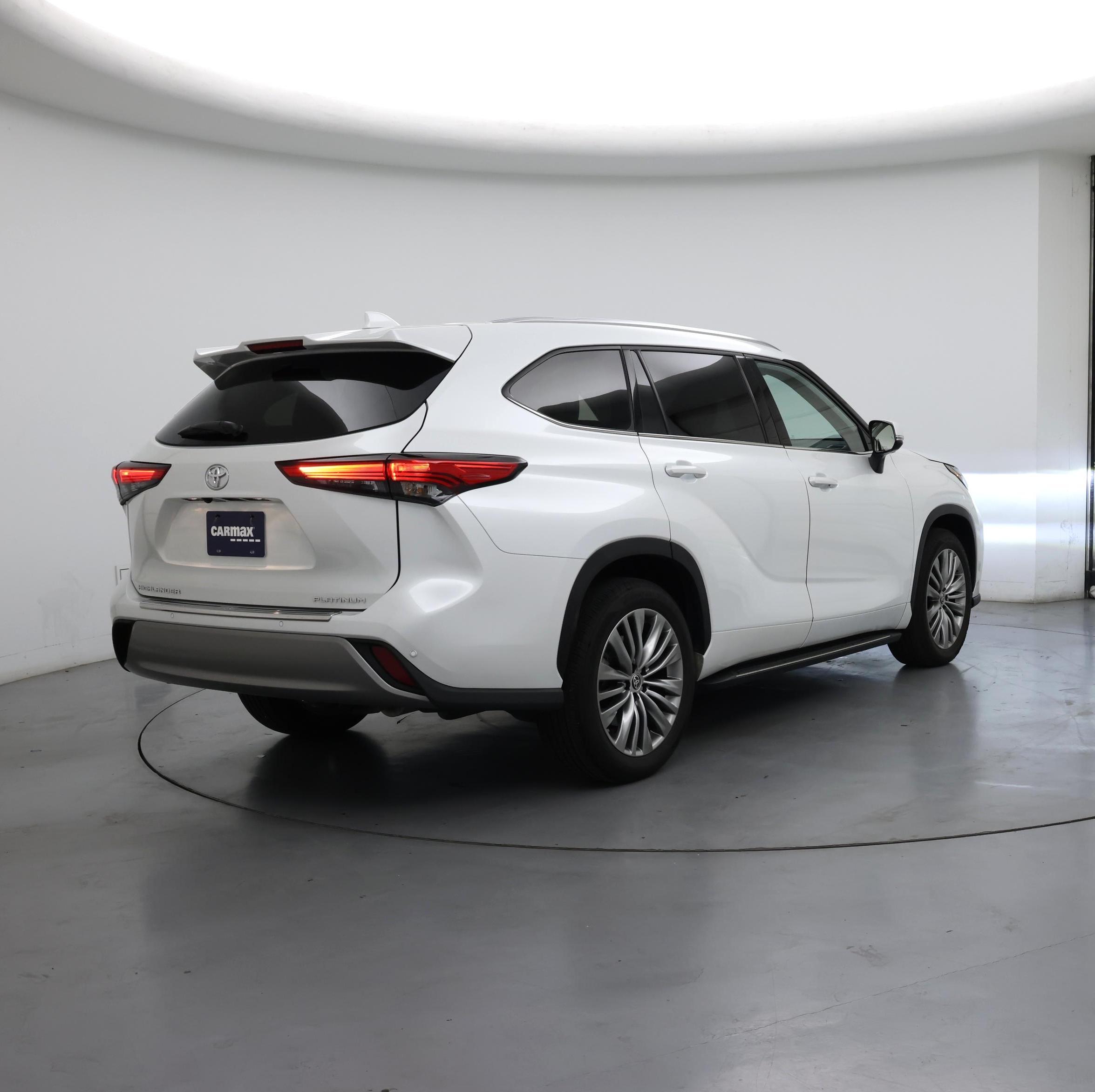 Thumbnail: 2022 Toyota Highlander - 8