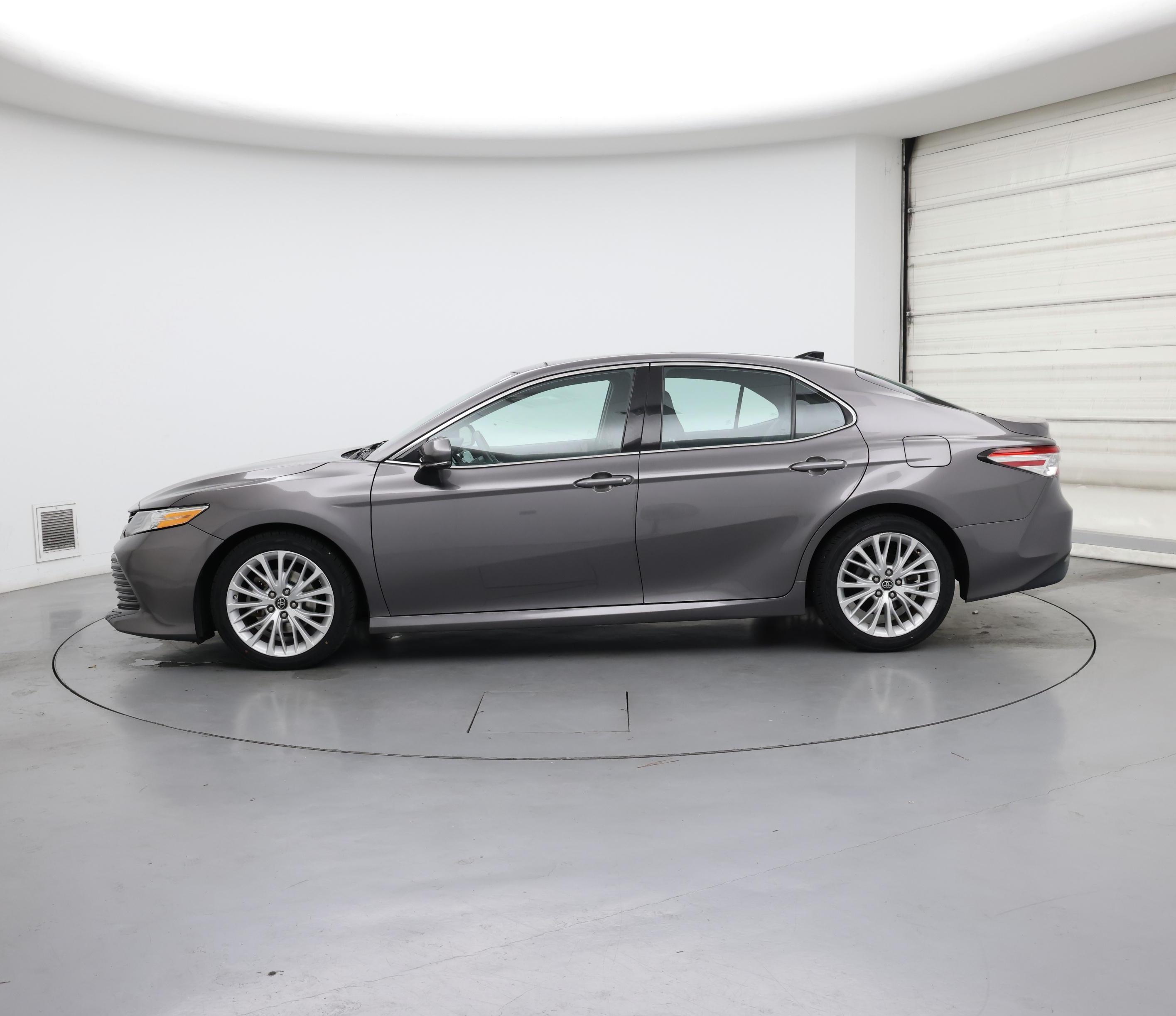 Thumbnail: 2019 Toyota Camry - 3