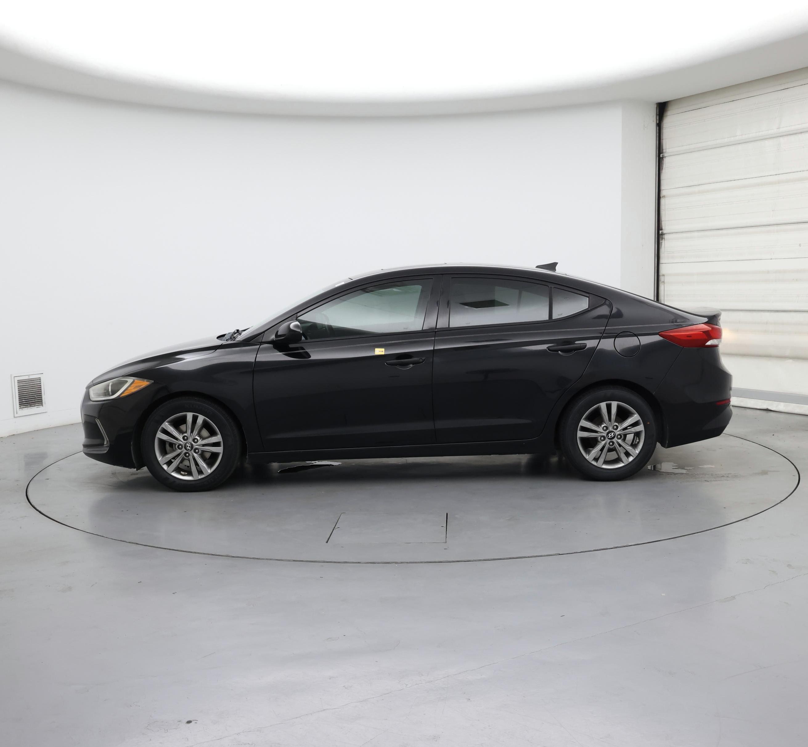 Thumbnail: 2017 Hyundai Elantra - 3
