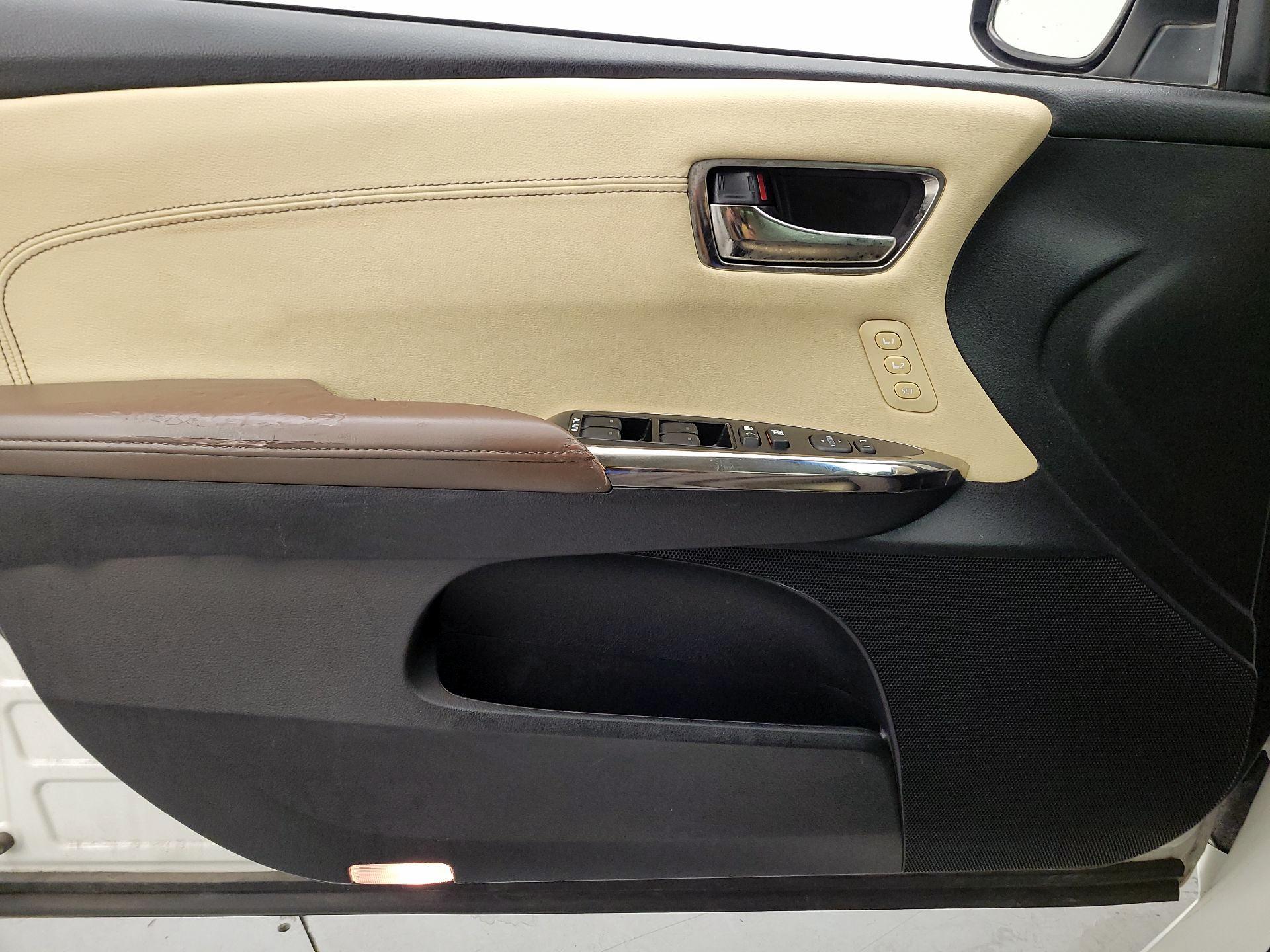 Thumbnail: 2014 Toyota Avalon - 12