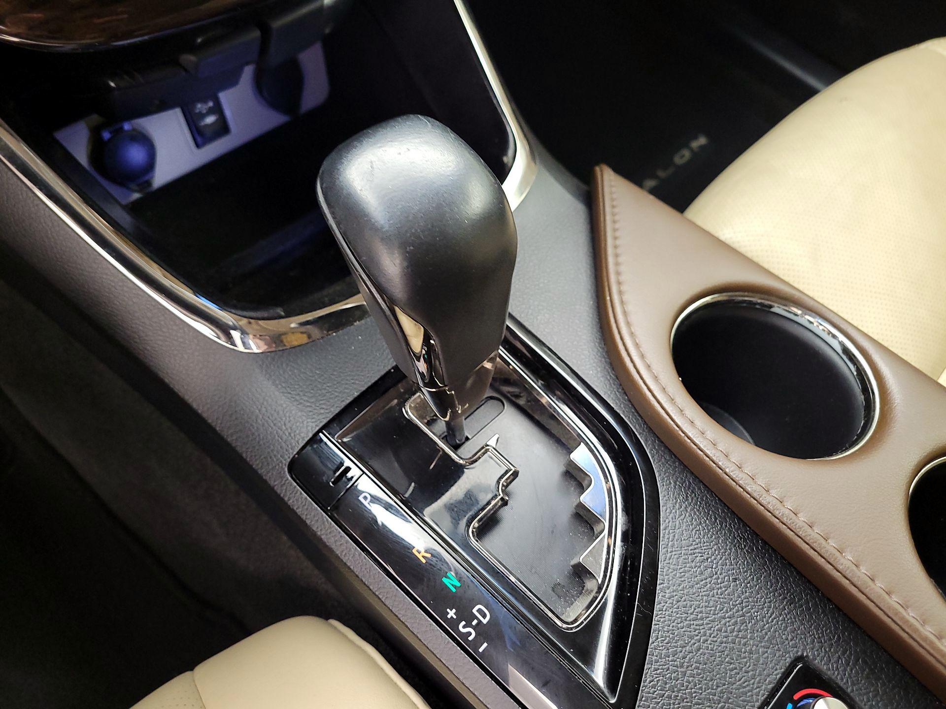 Thumbnail: 2014 Toyota Avalon - 17