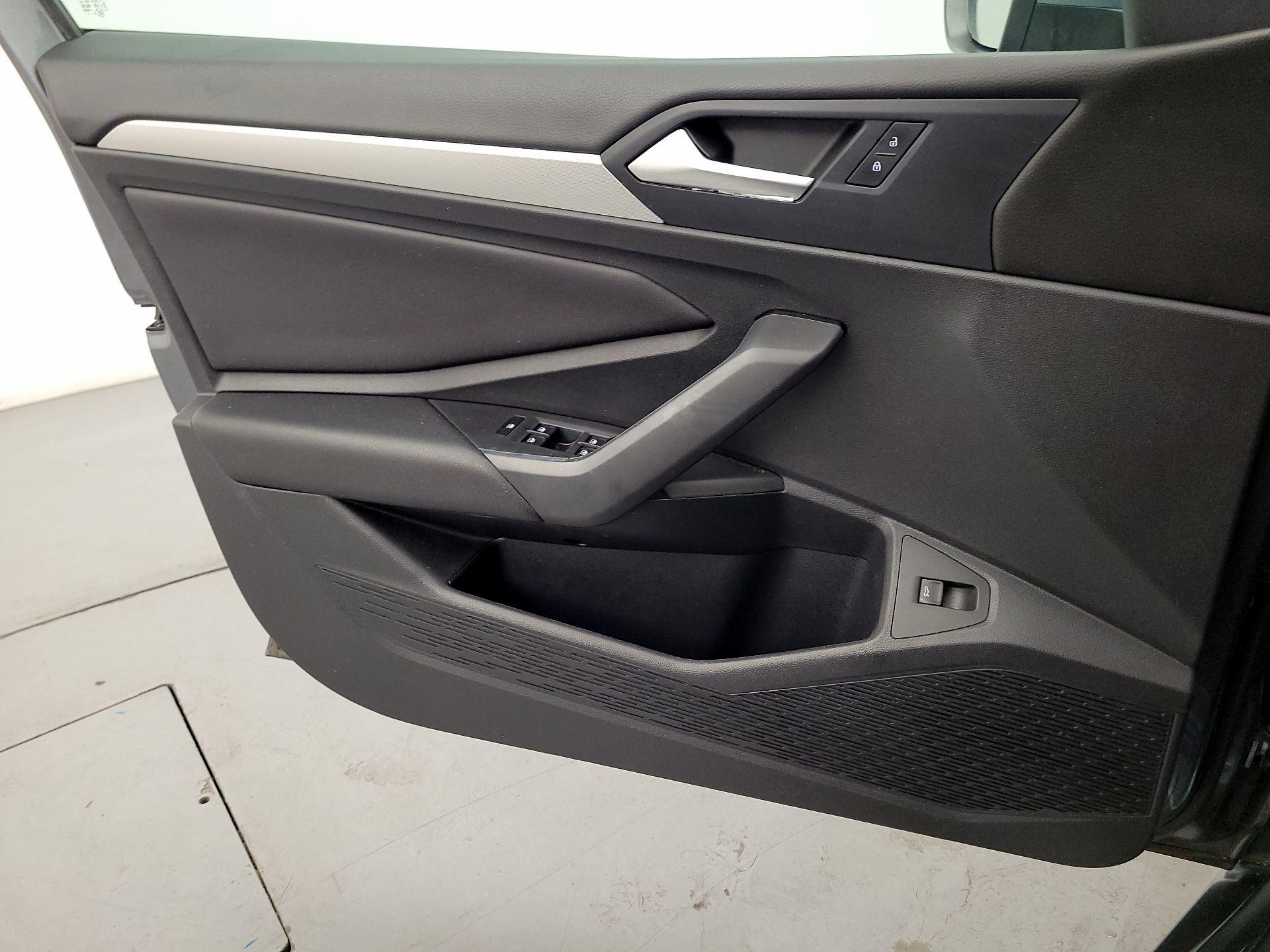 Thumbnail: 2019 Volkswagen Jetta - 12