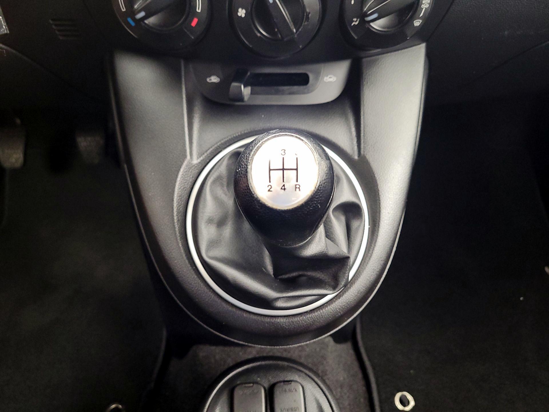 Thumbnail: 2014 Mazda Mazda2 - 16