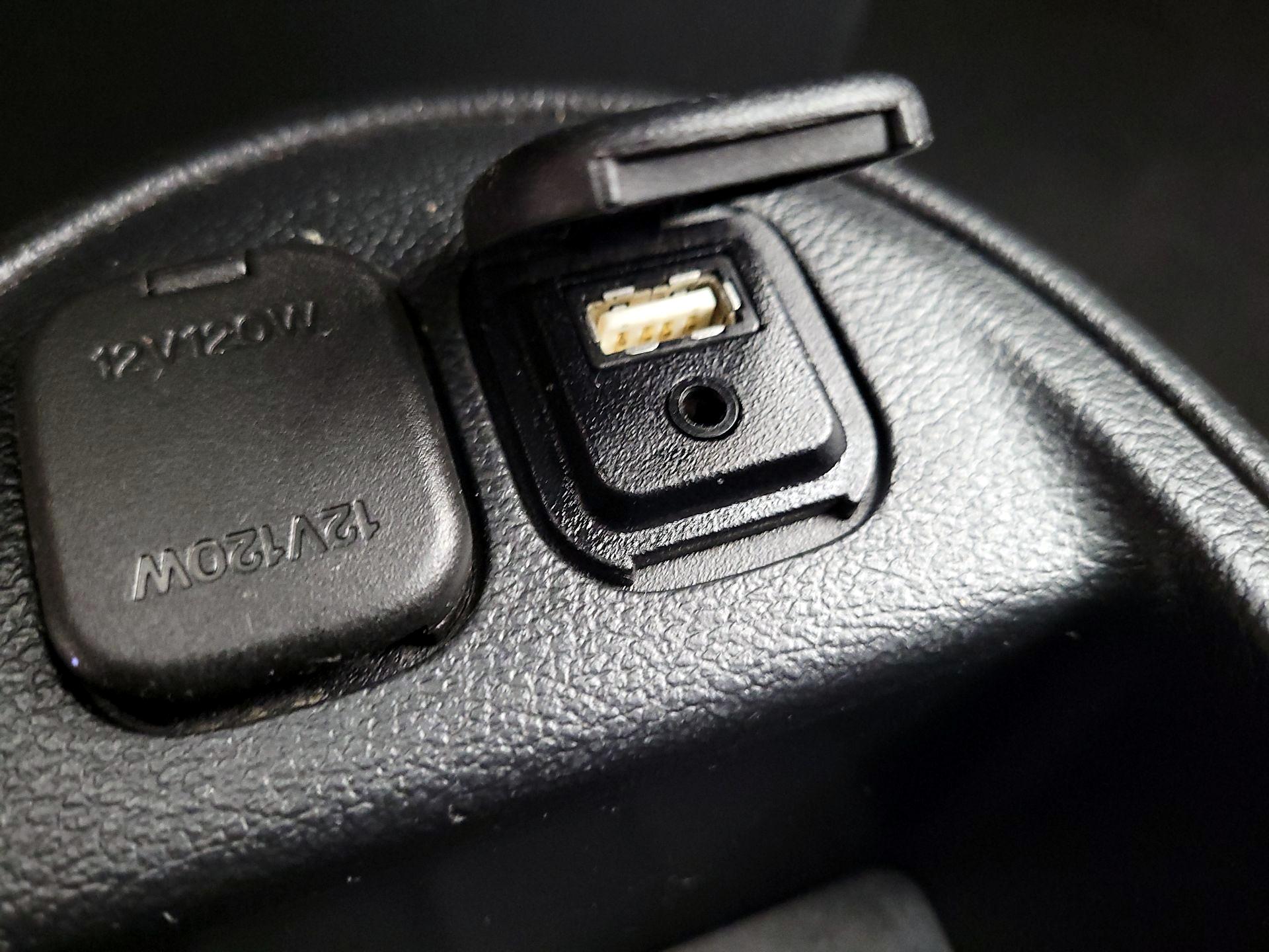 Thumbnail: 2014 Mazda Mazda2 - 17