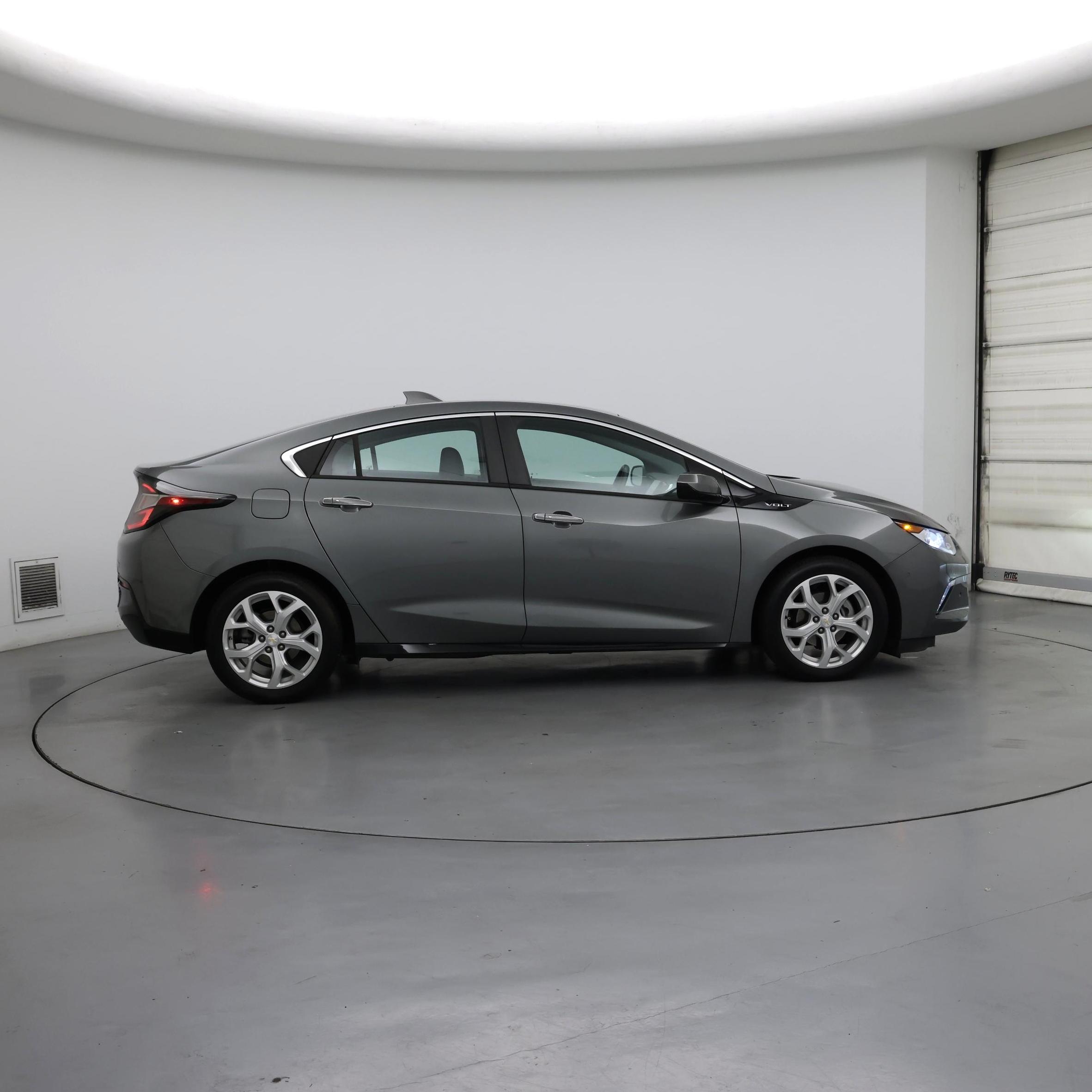 Thumbnail: 2017 Chevrolet Volt - 7