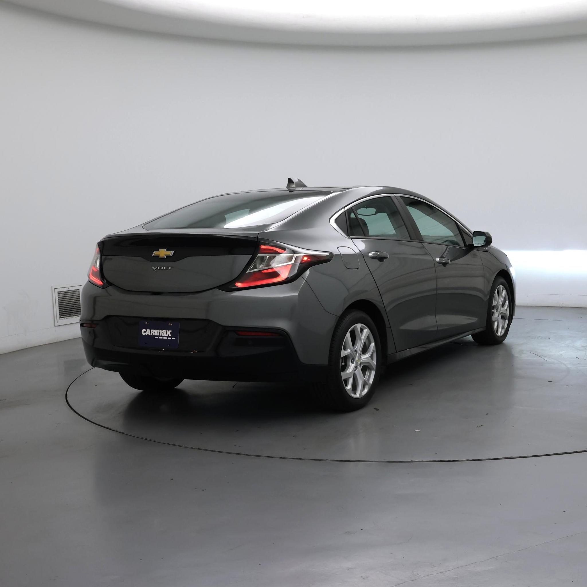 Thumbnail: 2017 Chevrolet Volt - 8