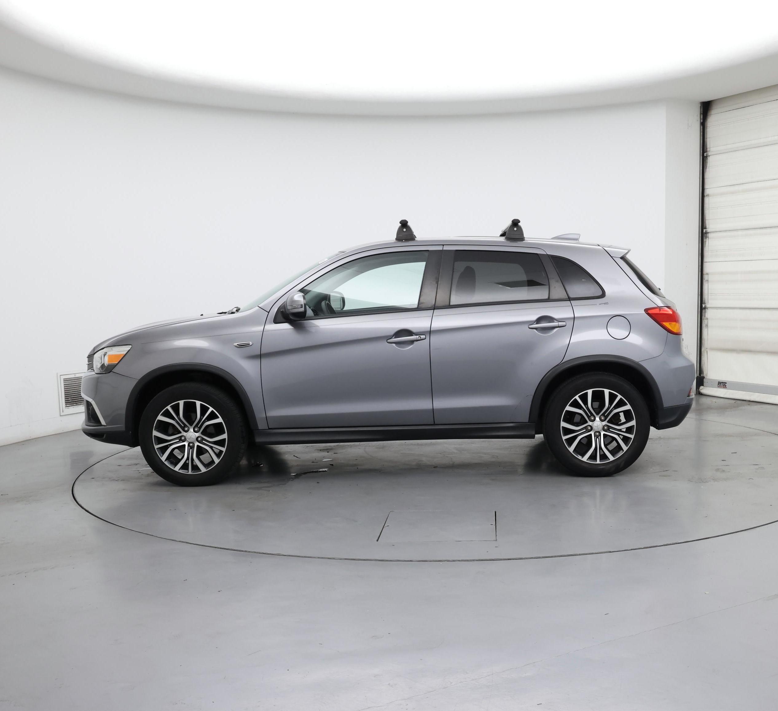 Thumbnail: 2019 Mitsubishi Outlander Sport - 3