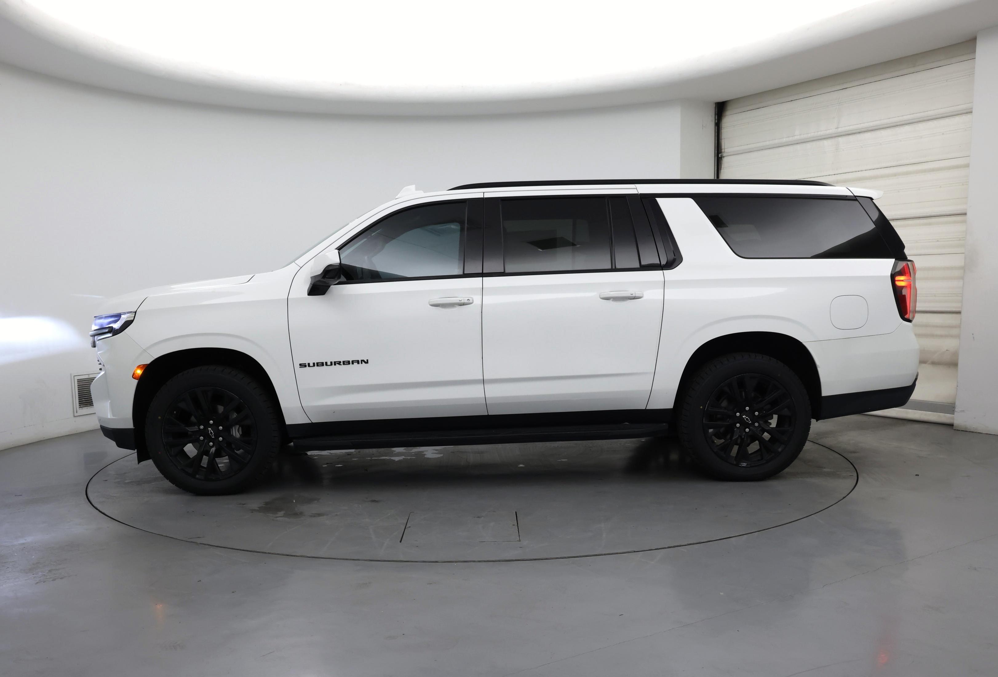 Thumbnail: 2021 Chevrolet Suburban - 3