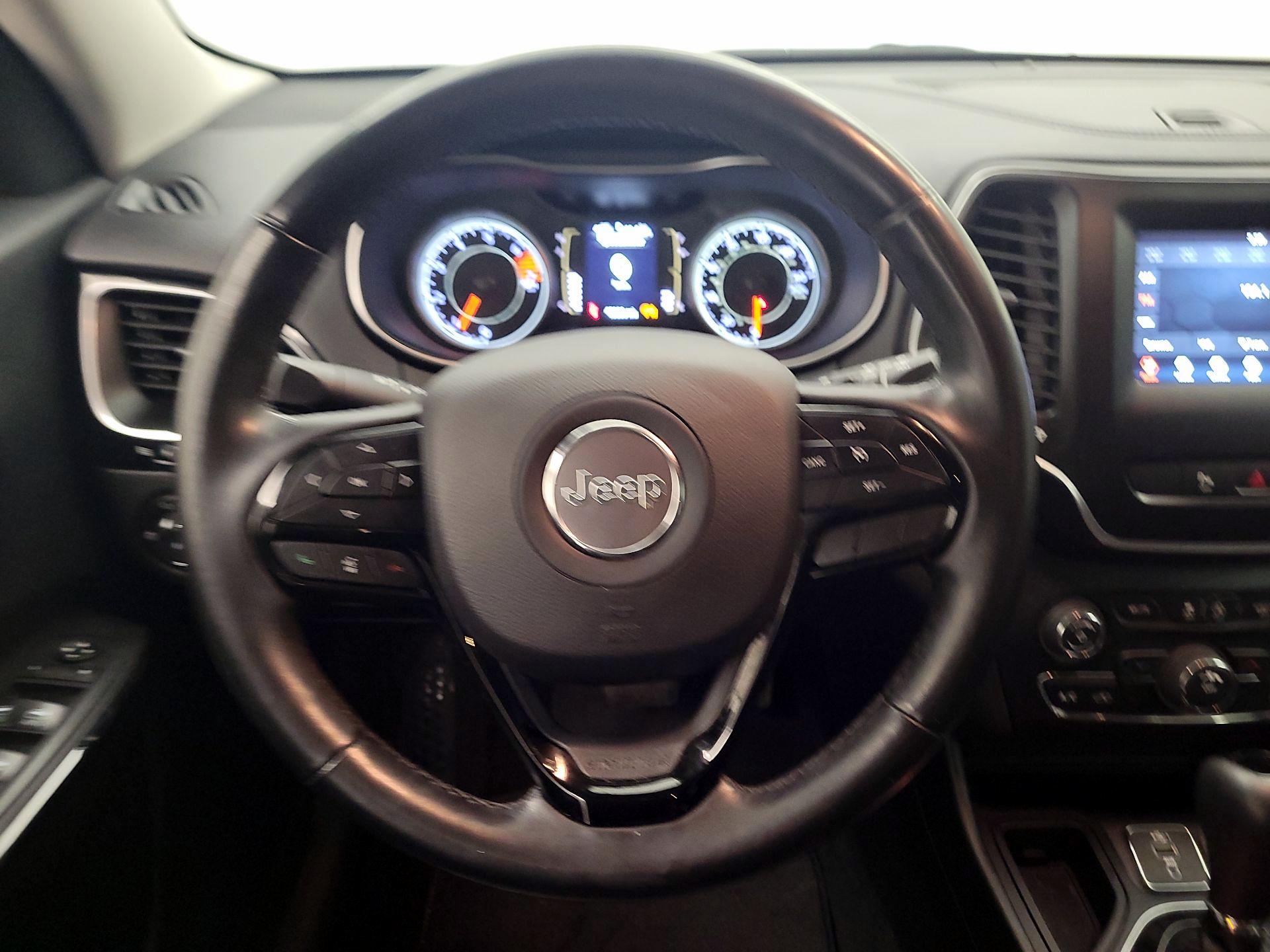 Thumbnail: 2021 Jeep Cherokee - 10