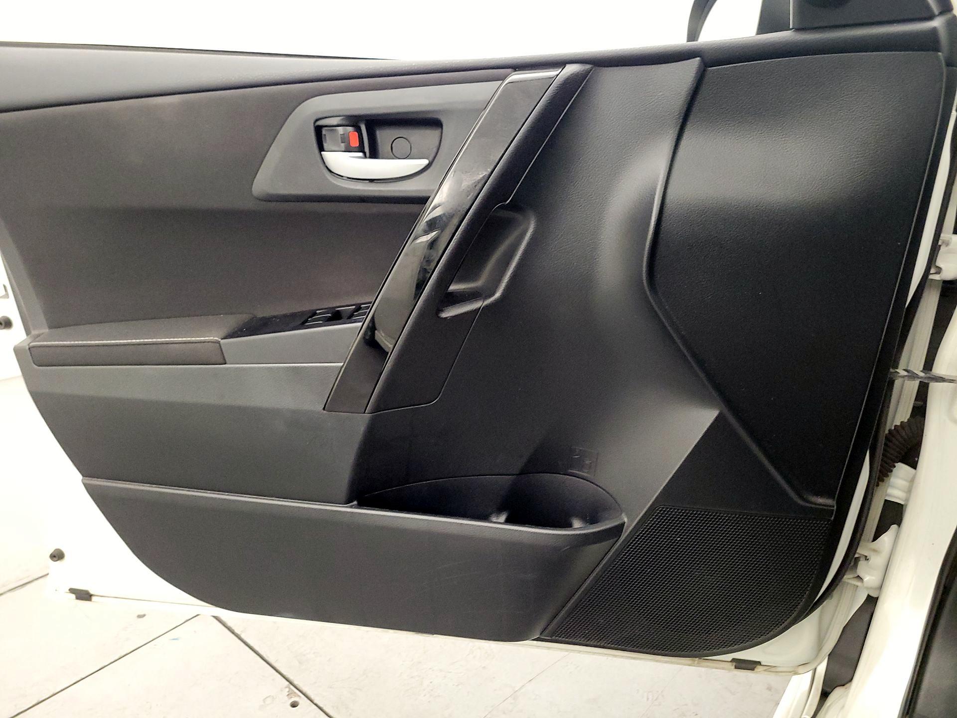 Thumbnail: 2017 Toyota Corolla iM - 12