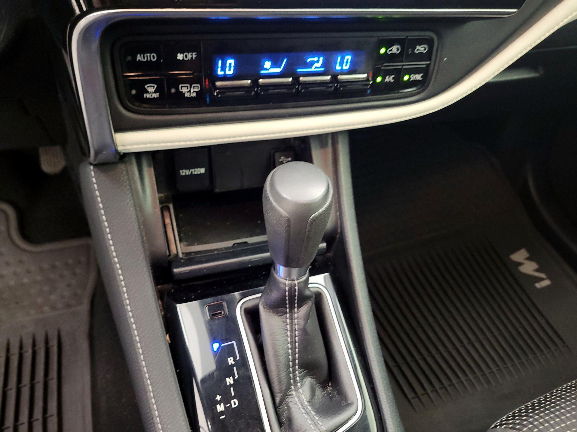 Thumbnail: 2017 Toyota Corolla iM - 15