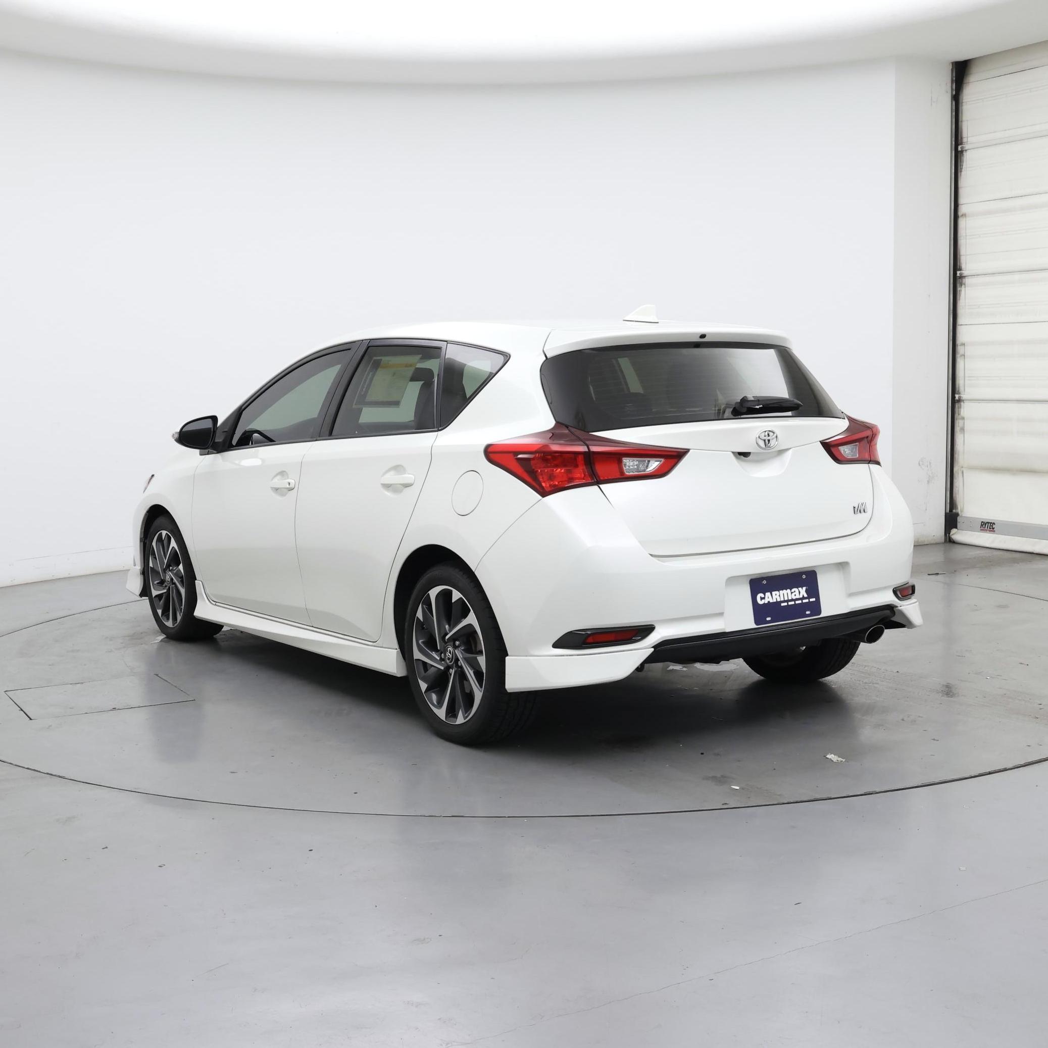 Thumbnail: 2017 Toyota Corolla iM - 2