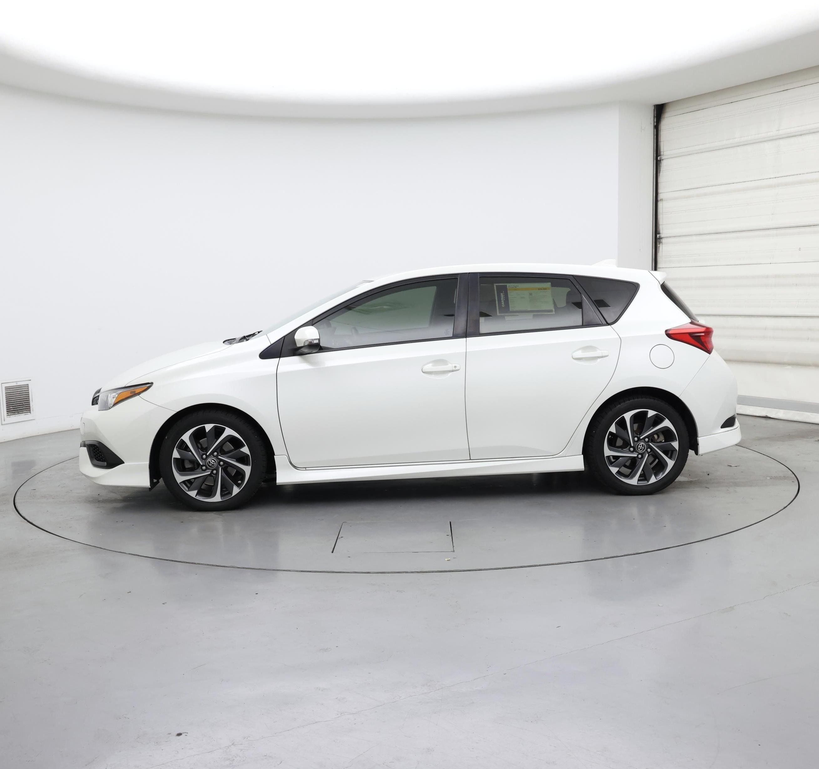 Thumbnail: 2017 Toyota Corolla iM - 3