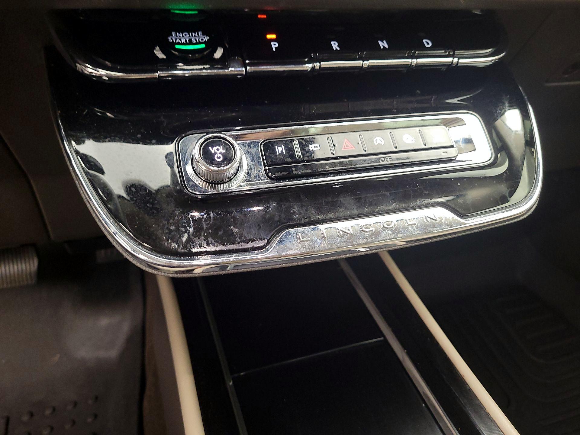 Thumbnail: 2023 Lincoln Corsair - 17