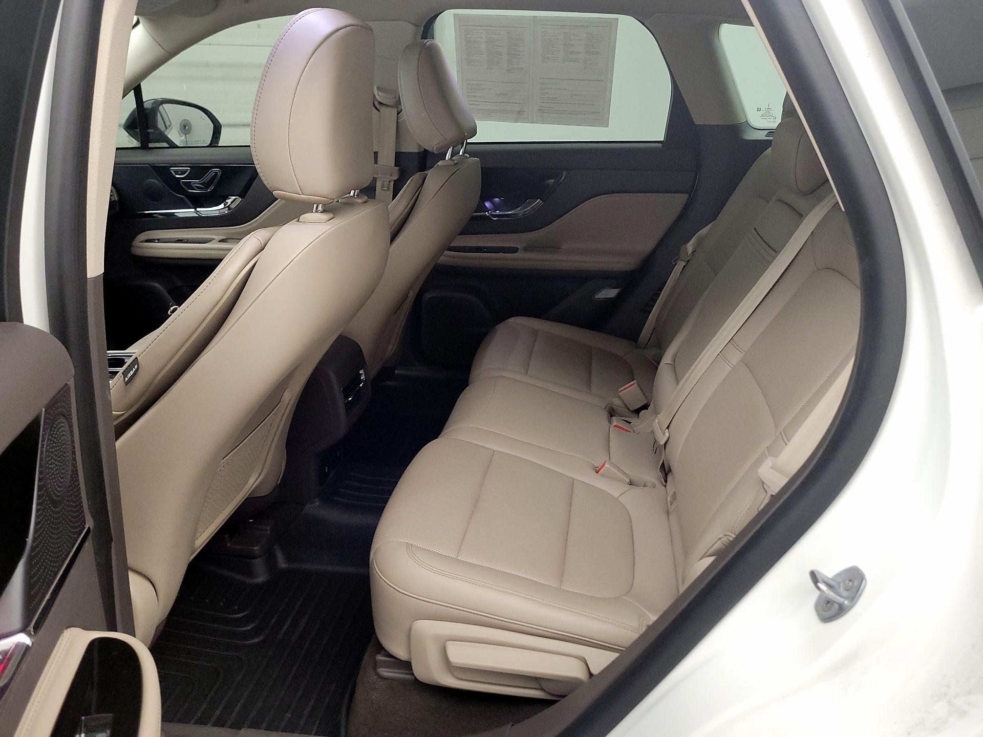 Thumbnail: 2023 Lincoln Corsair - 18