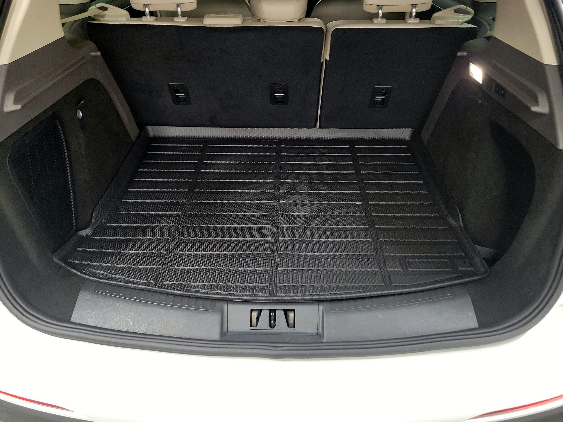 Thumbnail: 2023 Lincoln Corsair - 19