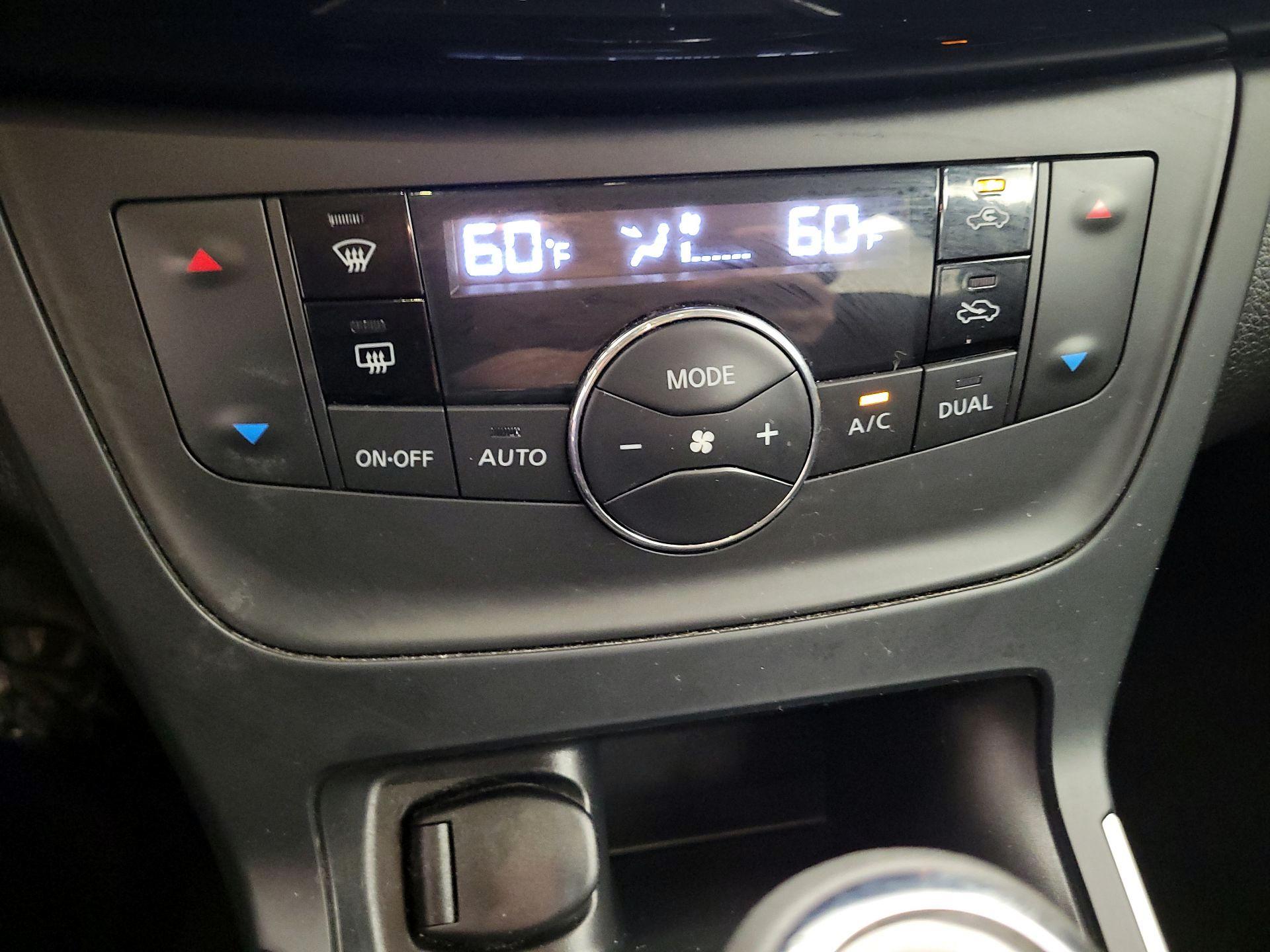 Thumbnail: 2019 Nissan Sentra - 16