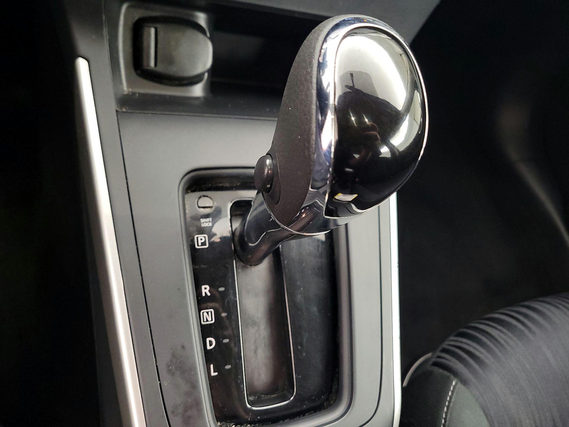 Thumbnail: 2019 Nissan Sentra - 17