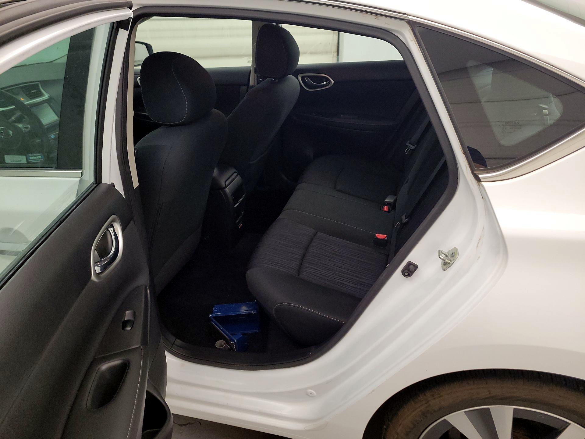 Thumbnail: 2019 Nissan Sentra - 19