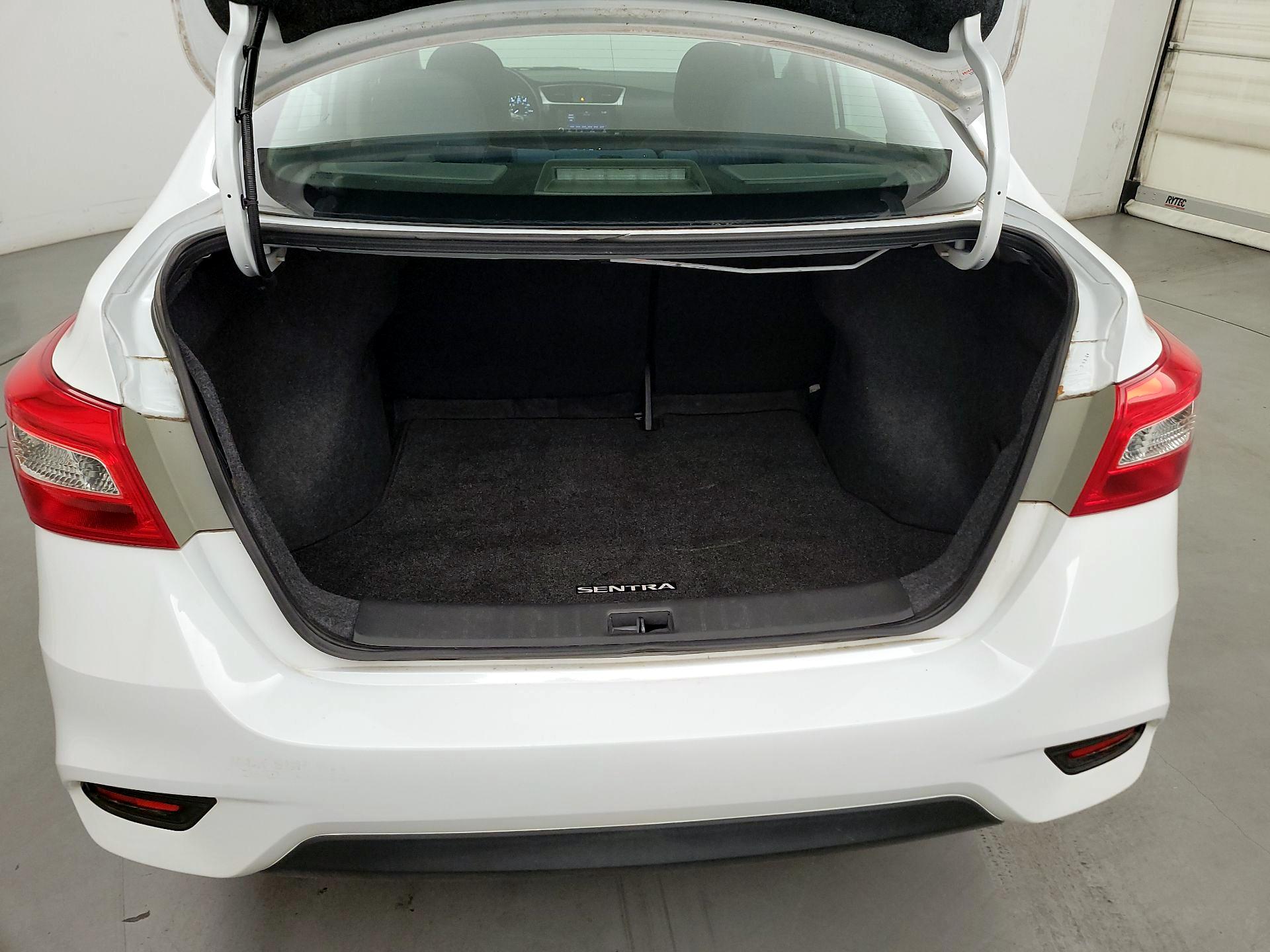 Thumbnail: 2019 Nissan Sentra - 20