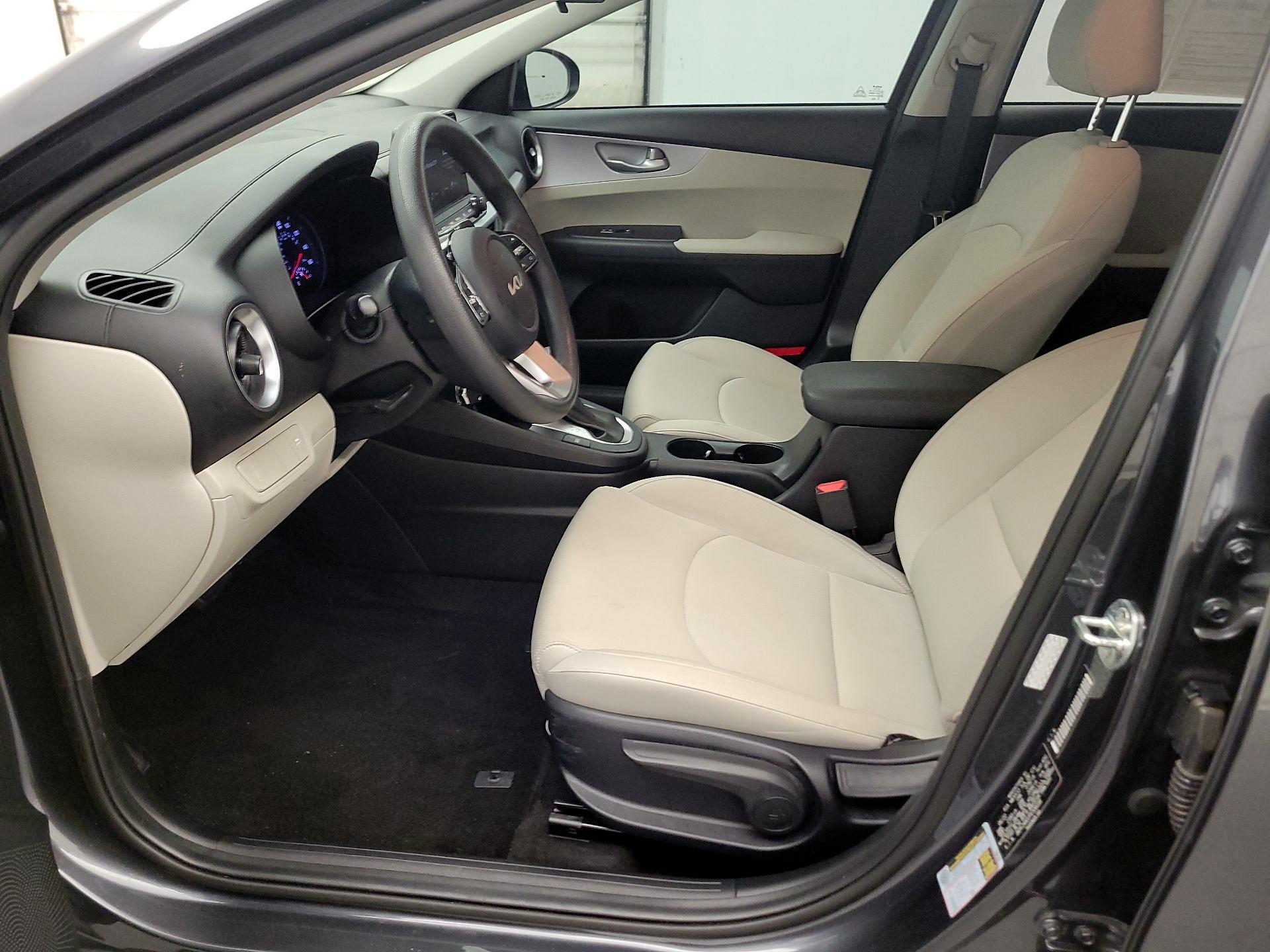 Thumbnail: 2023 Kia Forte - 11